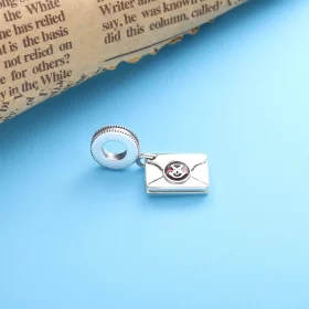 PANDORA Harry Potter, Hogwarts Acceptance Letter Dangle Charm - 799125C01 PANDORA Harry Potter, Hogwarts Acceptance Letter Dangle Charm - 799125C01