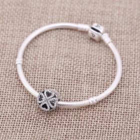 PANDORA Petals of Love Charm - 791808cz PANDORA Petals of Love Charm - 791808cz