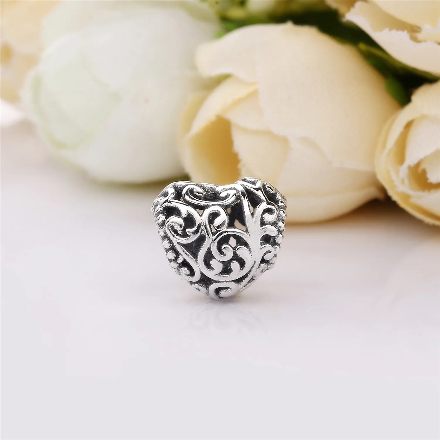 PANDORA Regal Heart Charm - 797672