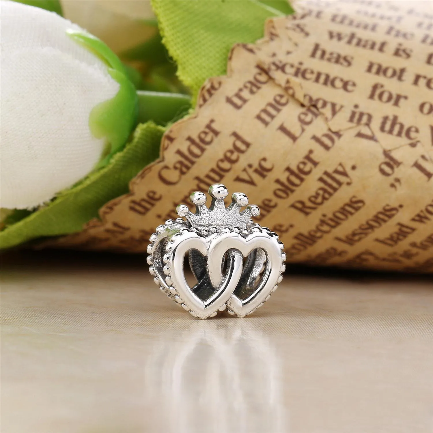 PANDORA United Regal Hearts Charm - 797670