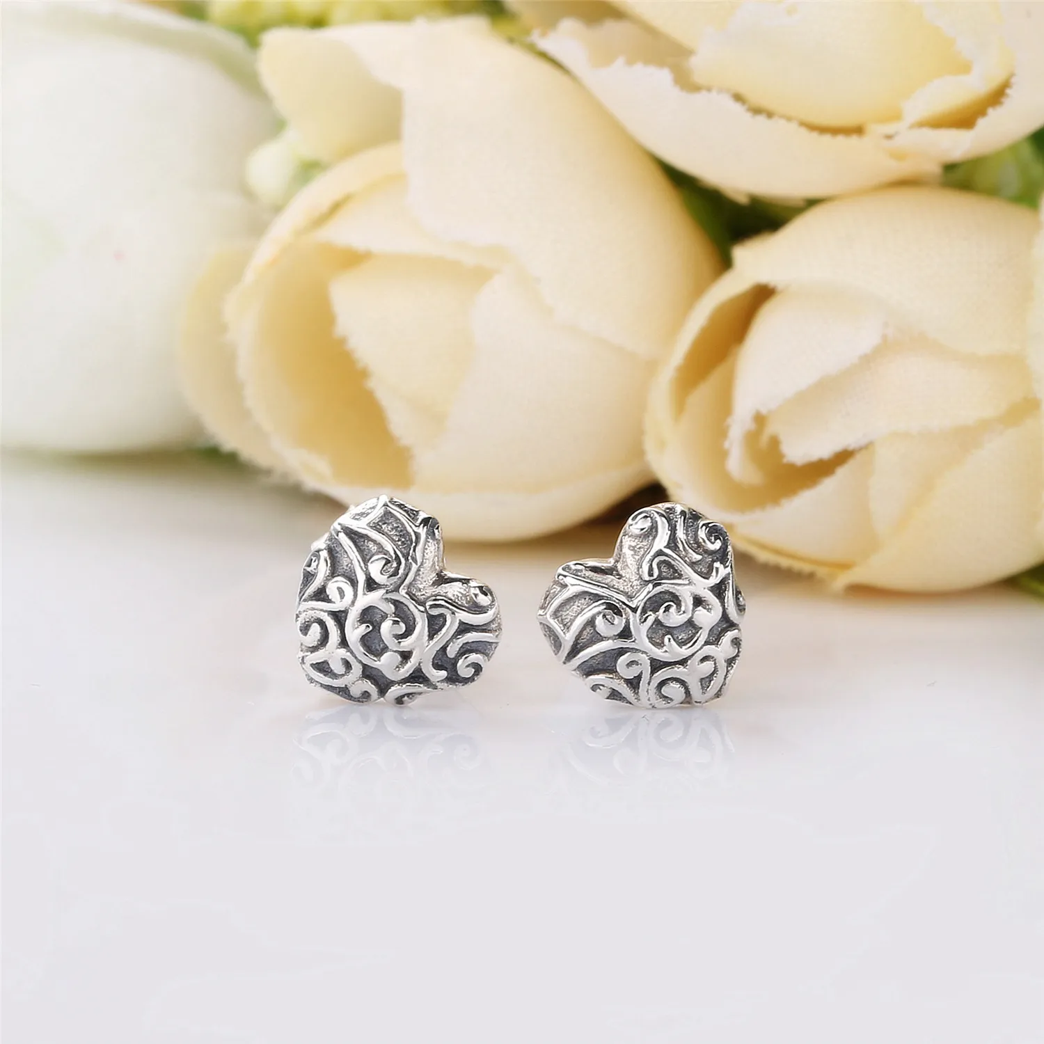 PANDORA Regal Hearts Earrings - 297693