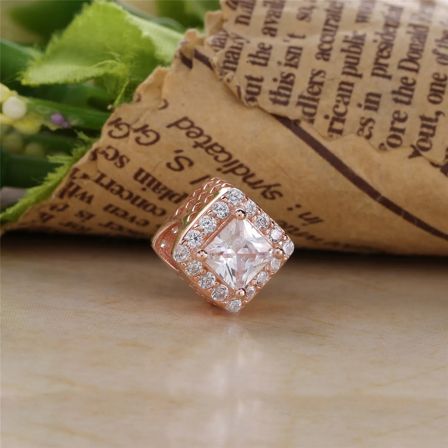 Geometric Radiance Charm, PANDORA Rose™ & Clear CZ - 786206CZ