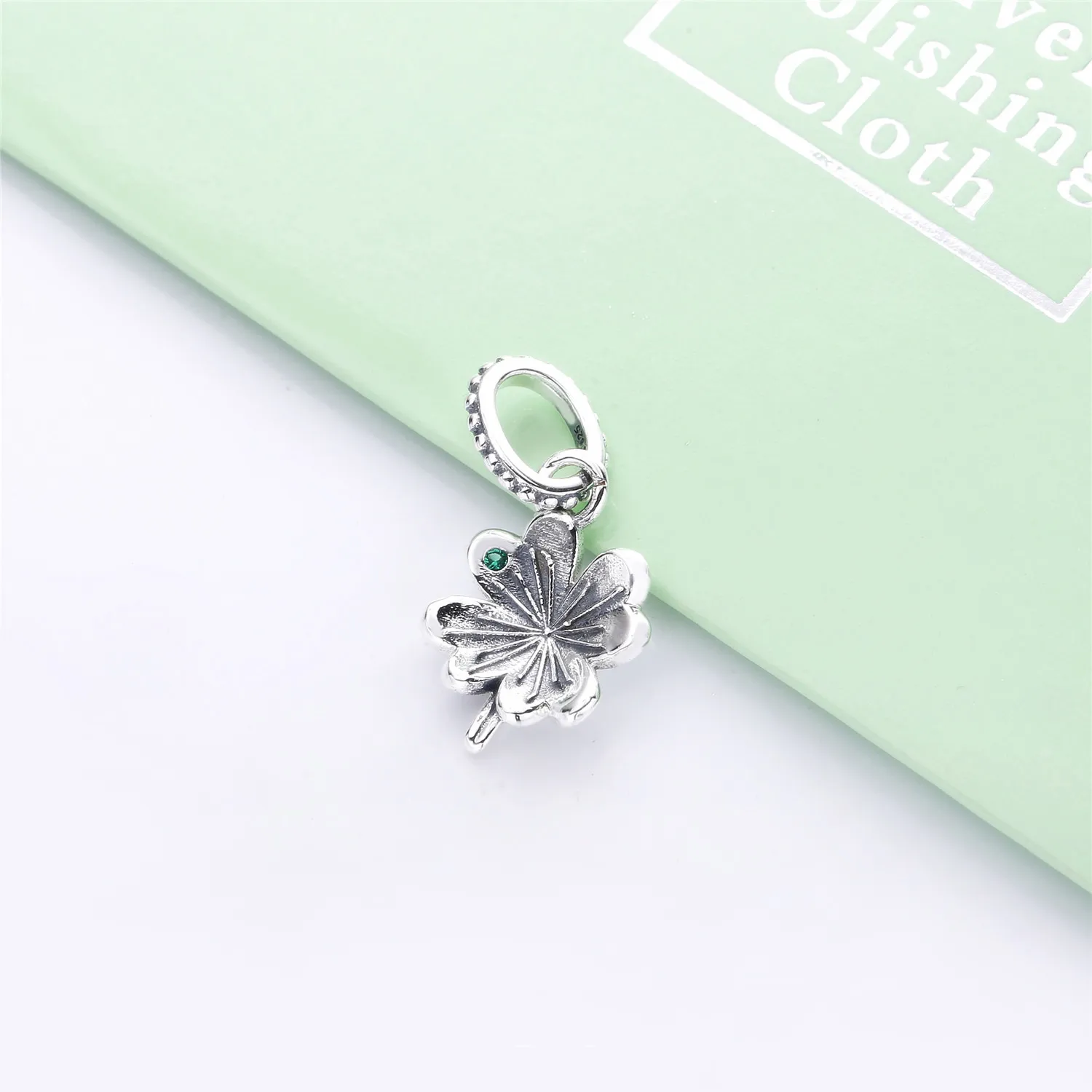 Lucky Four-Leaf Clover Pendant, Pandora Shine™ - 397965NAG