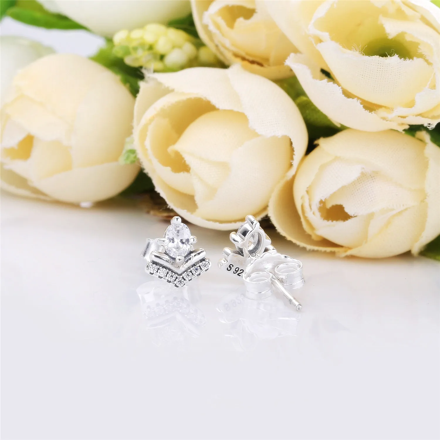 PANDORA Classic Wishes Stud Earrings in Silver - 297787CZ