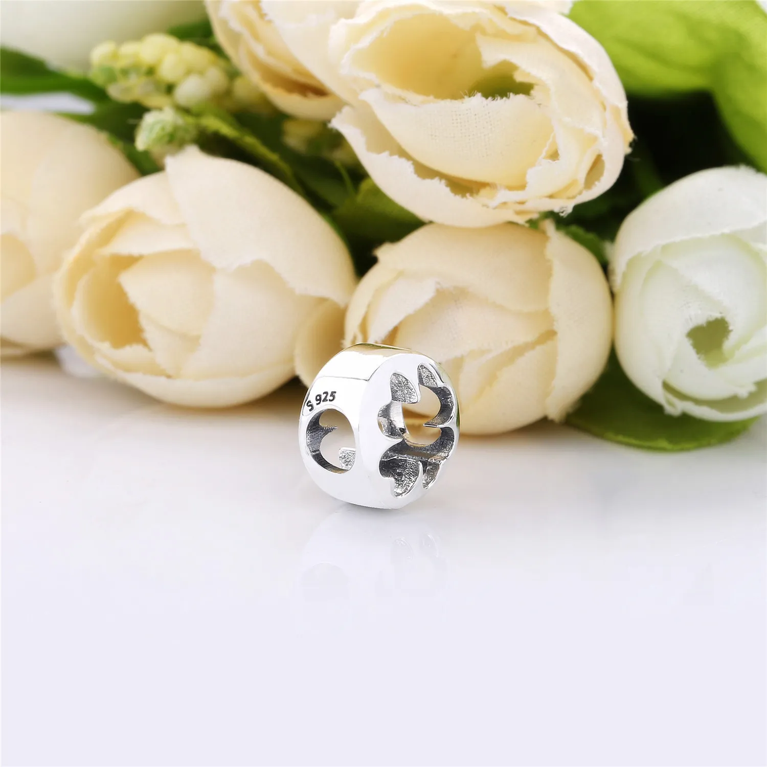 PANDORA Clover Cut Out Charm - 797868