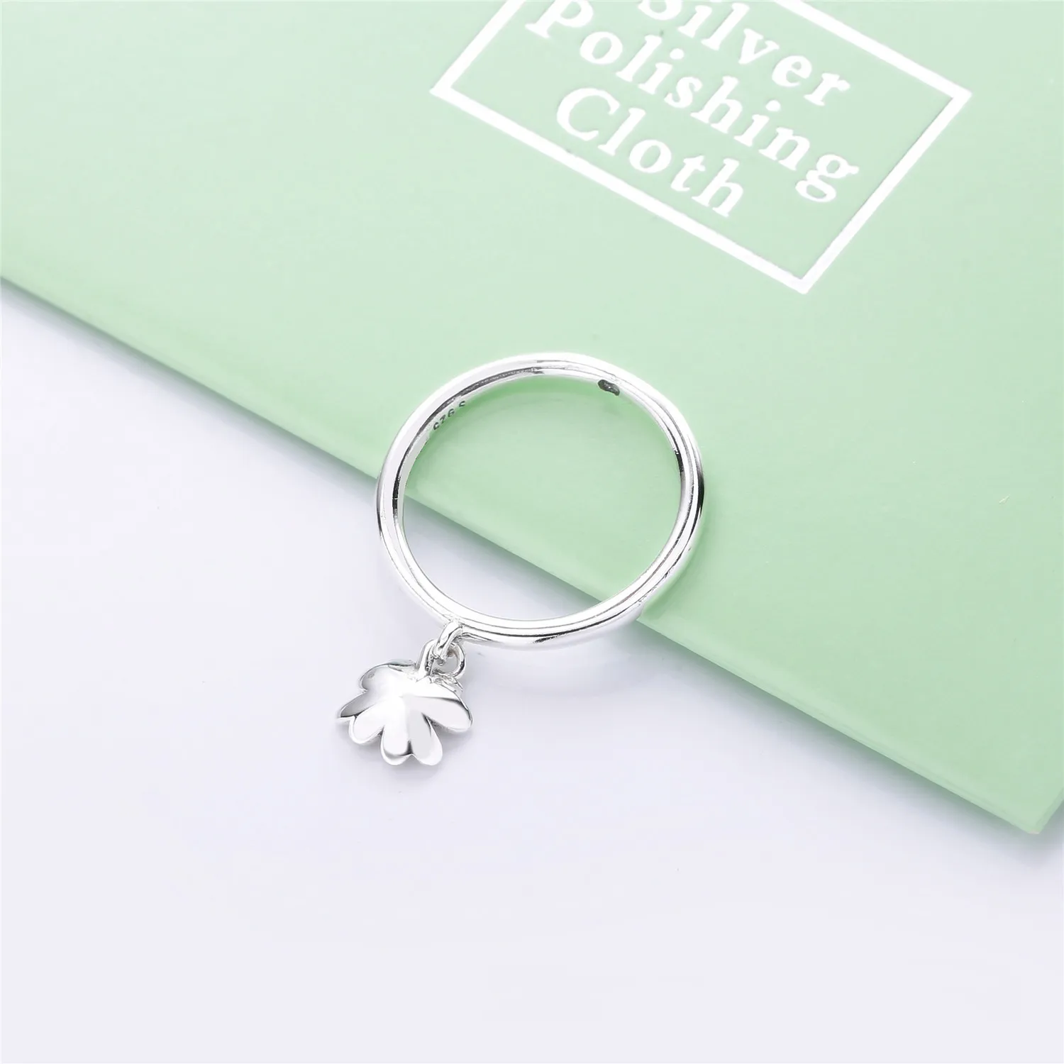 PANDORA Dangling Clover Ring - 197938