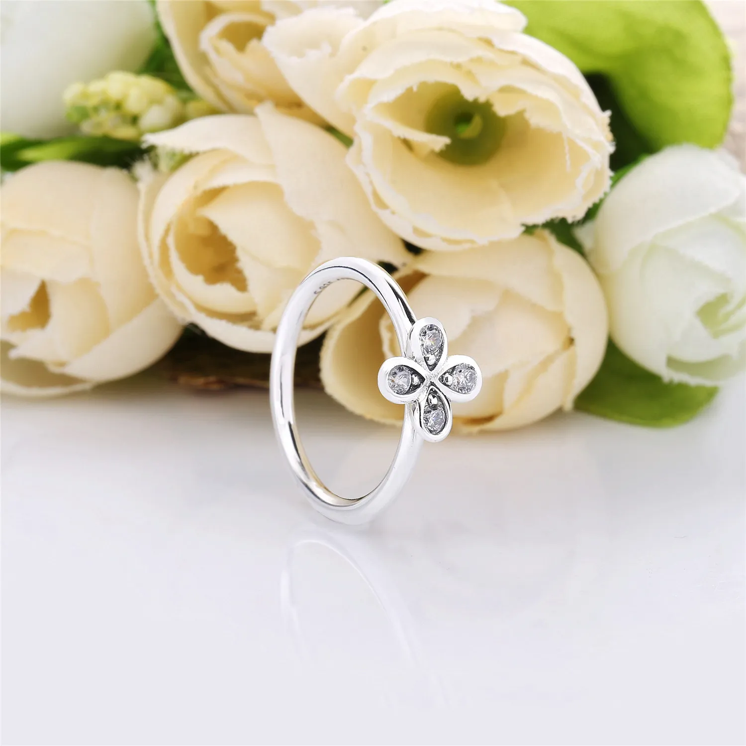 PANDORA Four-Petal Flower Ring - 197967CZ