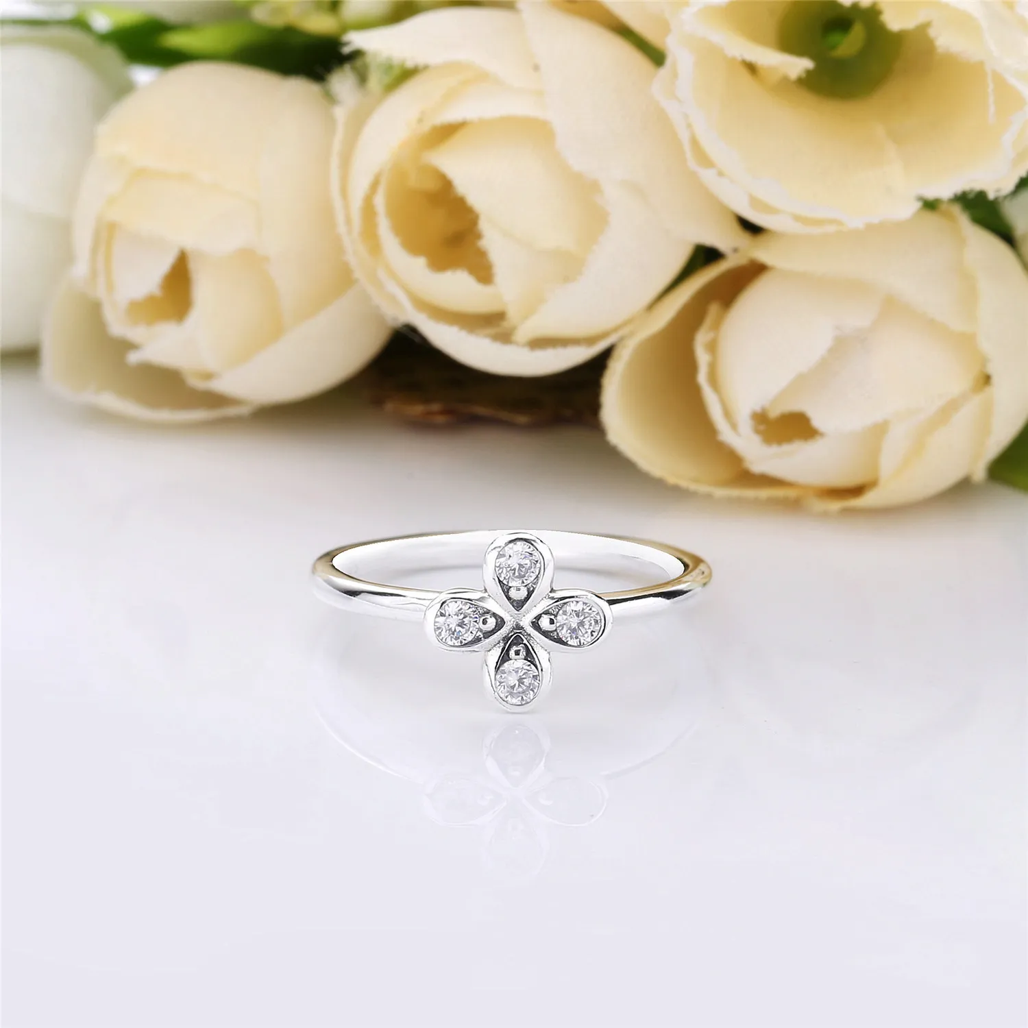 PANDORA Four-Petal Flower Ring - 197967CZ