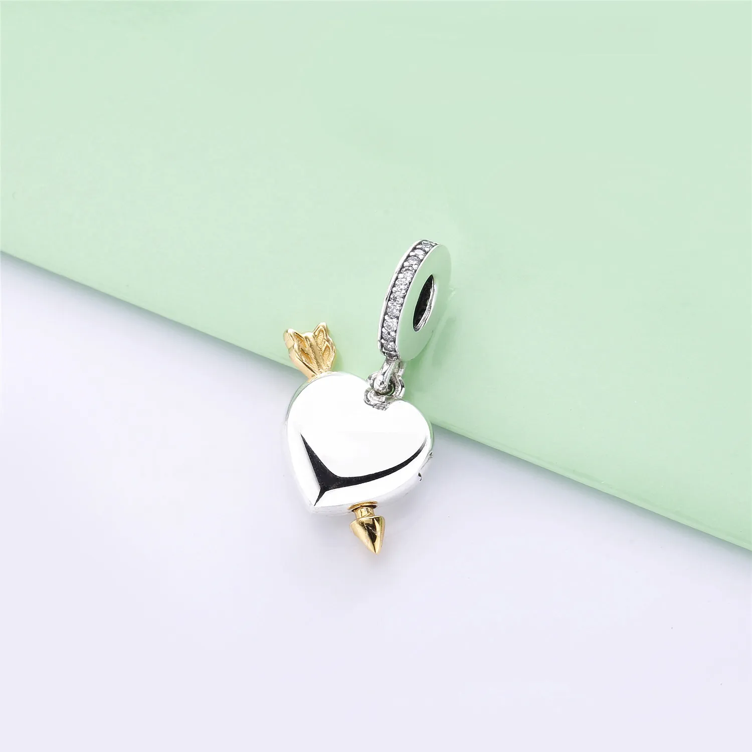 PANDORA Limited Edition Arrow of Love Charm - B801113