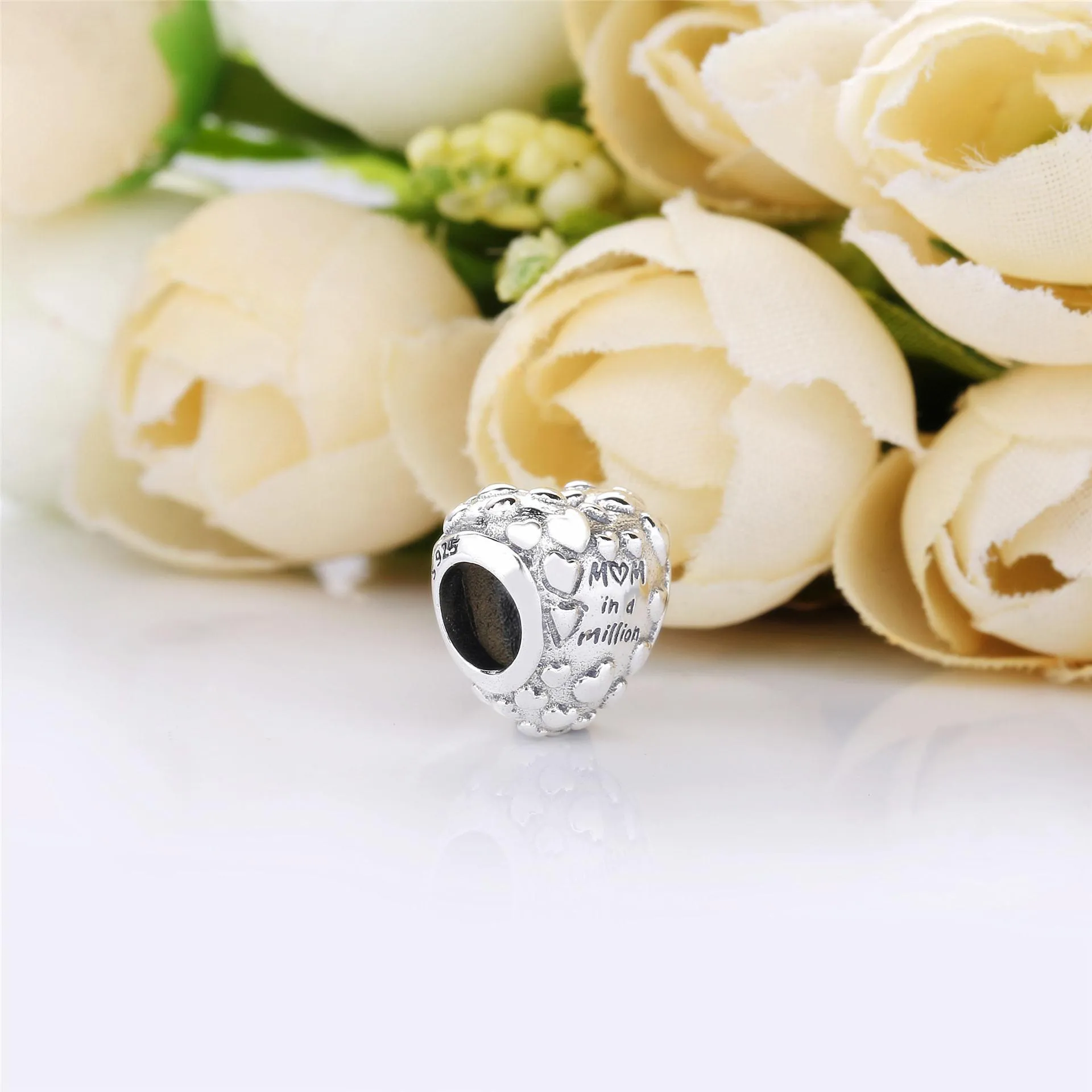 PANDORA Mum In A Million Charm - 797781CZR