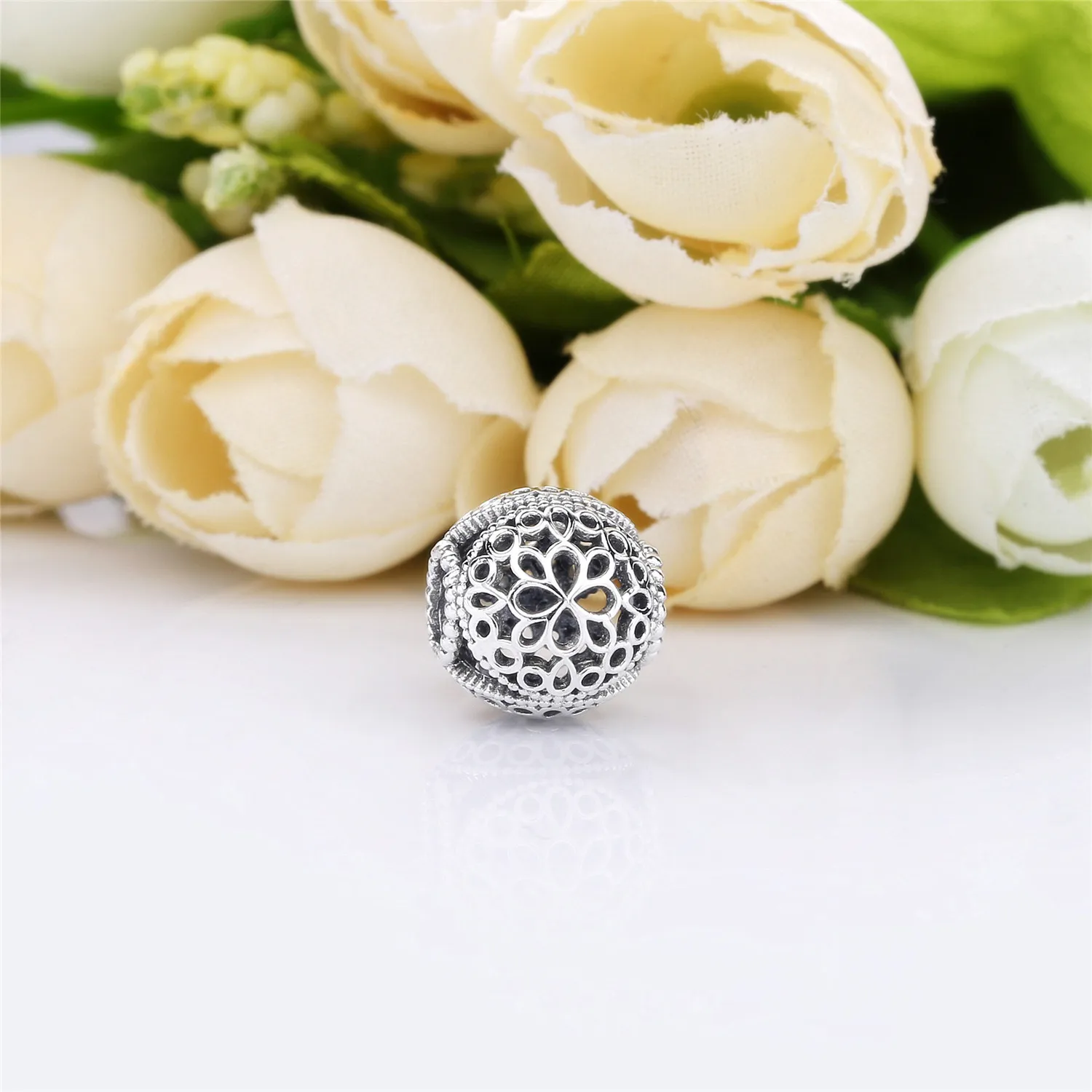 PANDORA Openwork Flower Charm - 797853