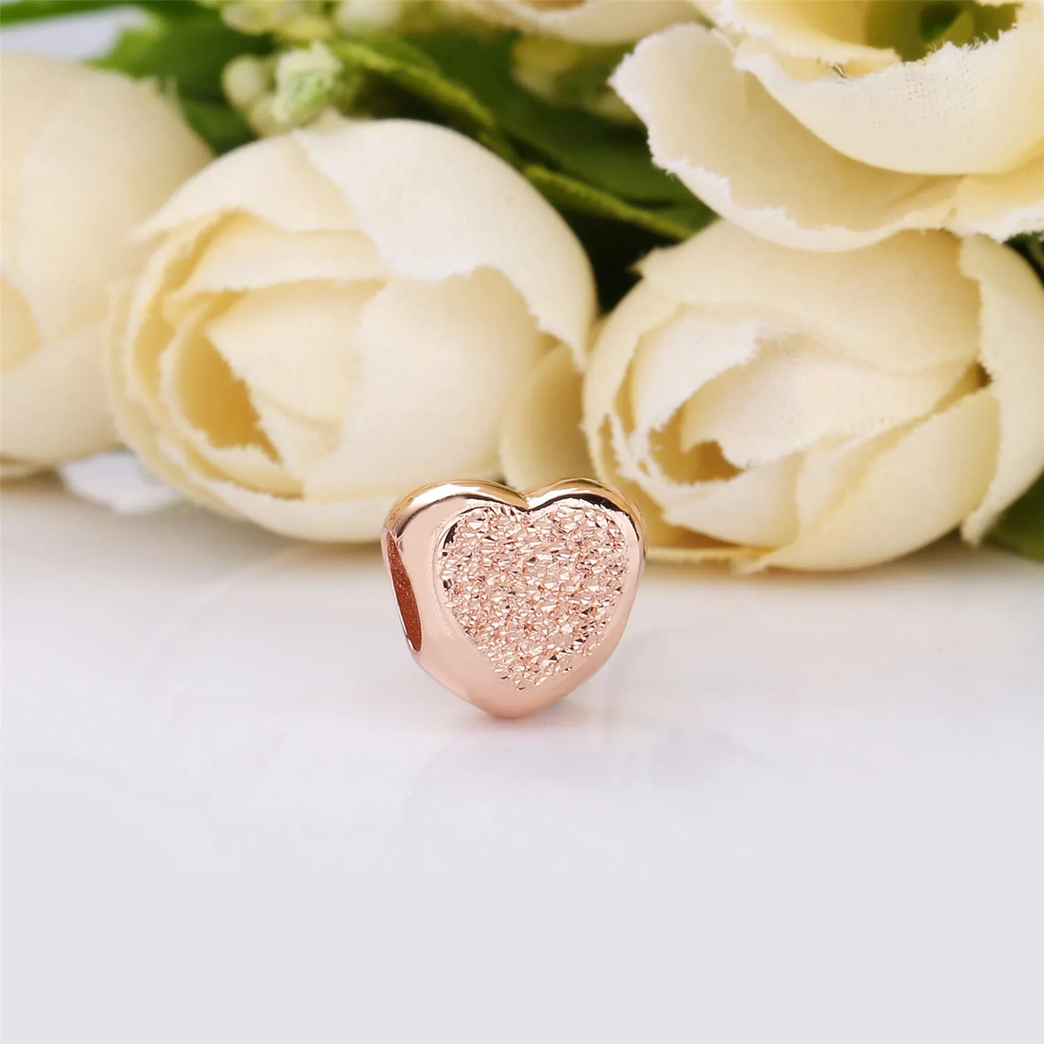 Matte Brilliance Heart Charm, Pandora Rose™ - 787881