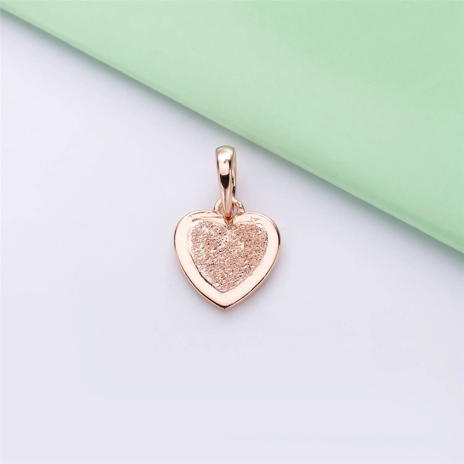 Matte Brilliance Heart Pendant, Pandora Rose™ - 387926