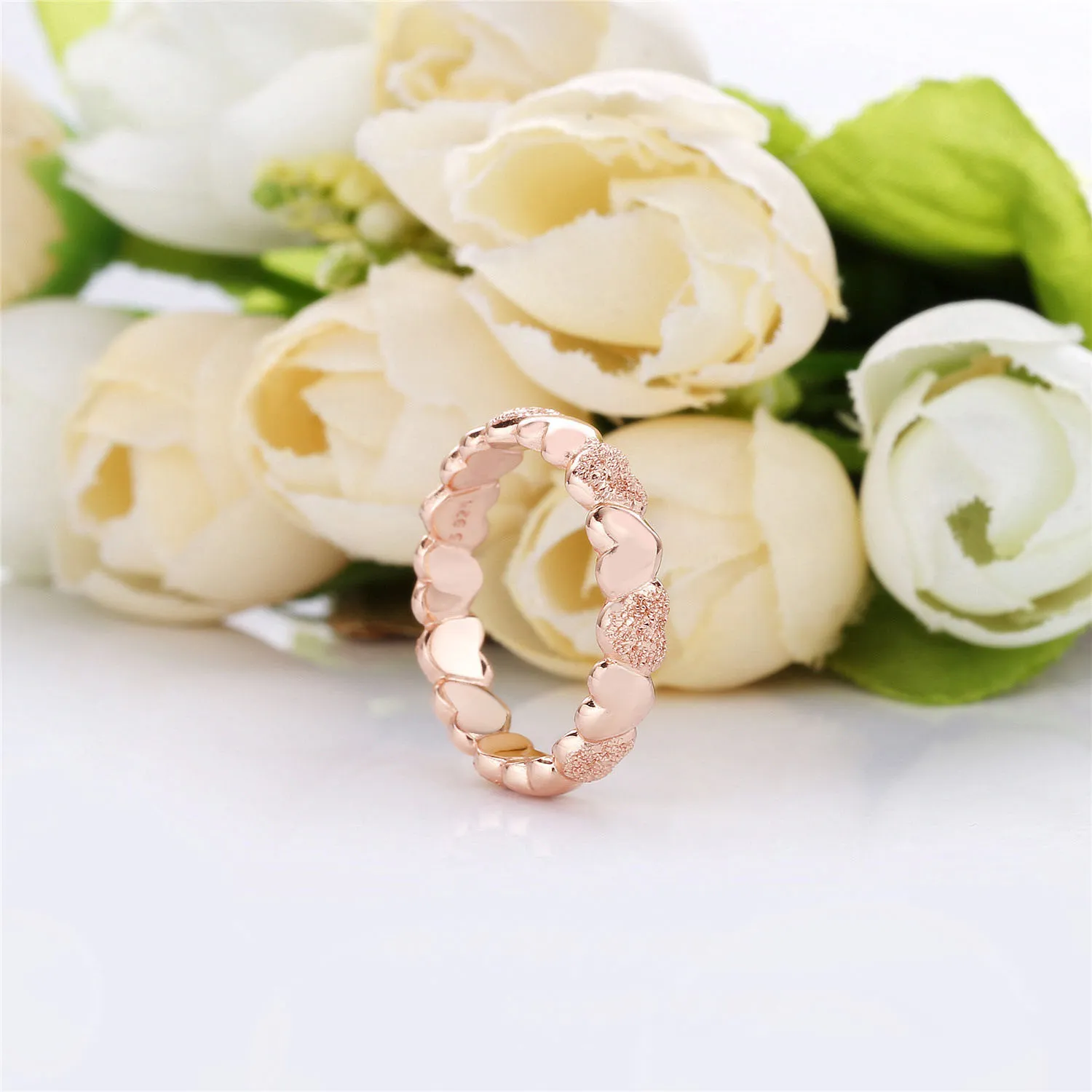 Matte Brilliance Hearts Ring, Pandora Rose™ - 187950