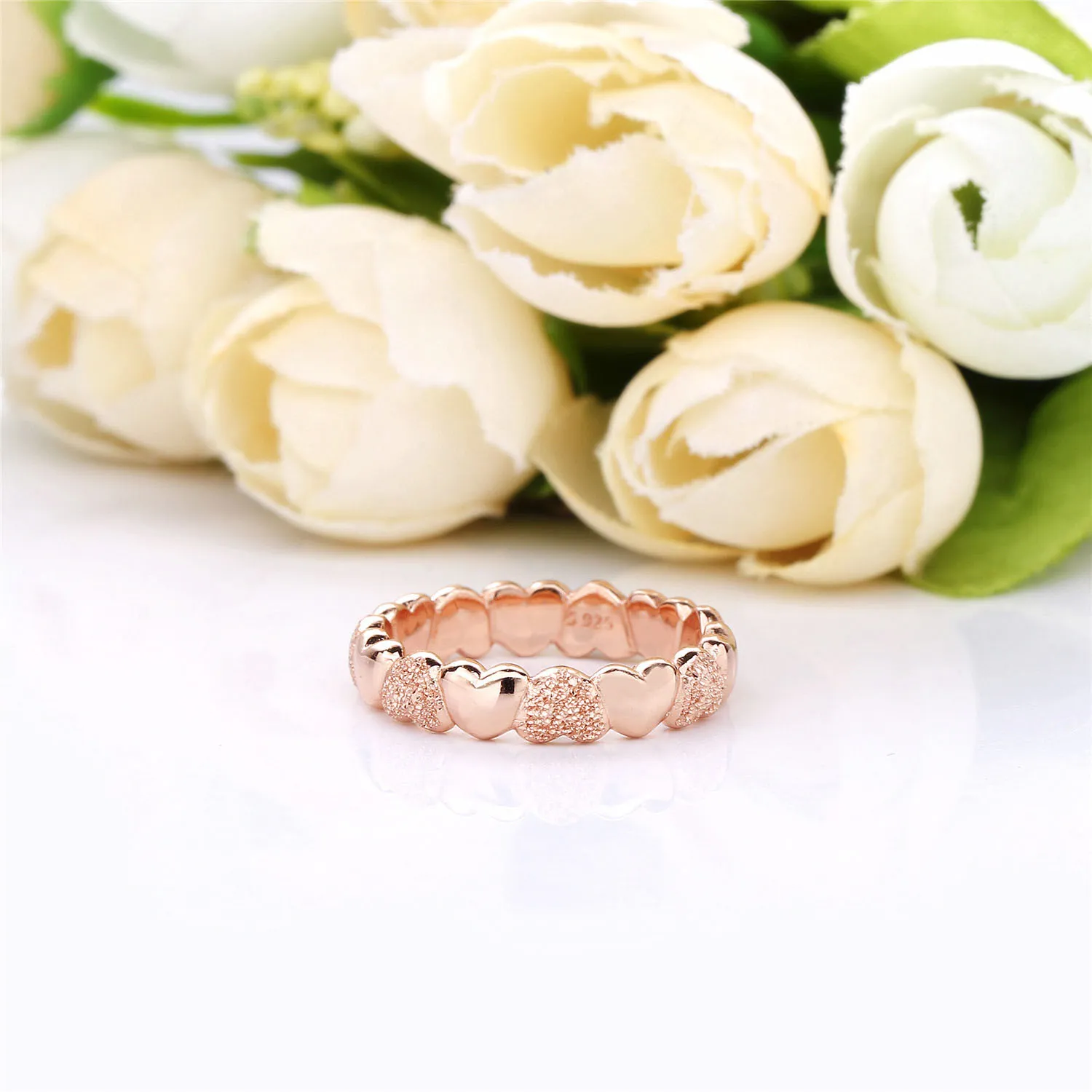 Matte Brilliance Hearts Ring, Pandora Rose™ - 187950