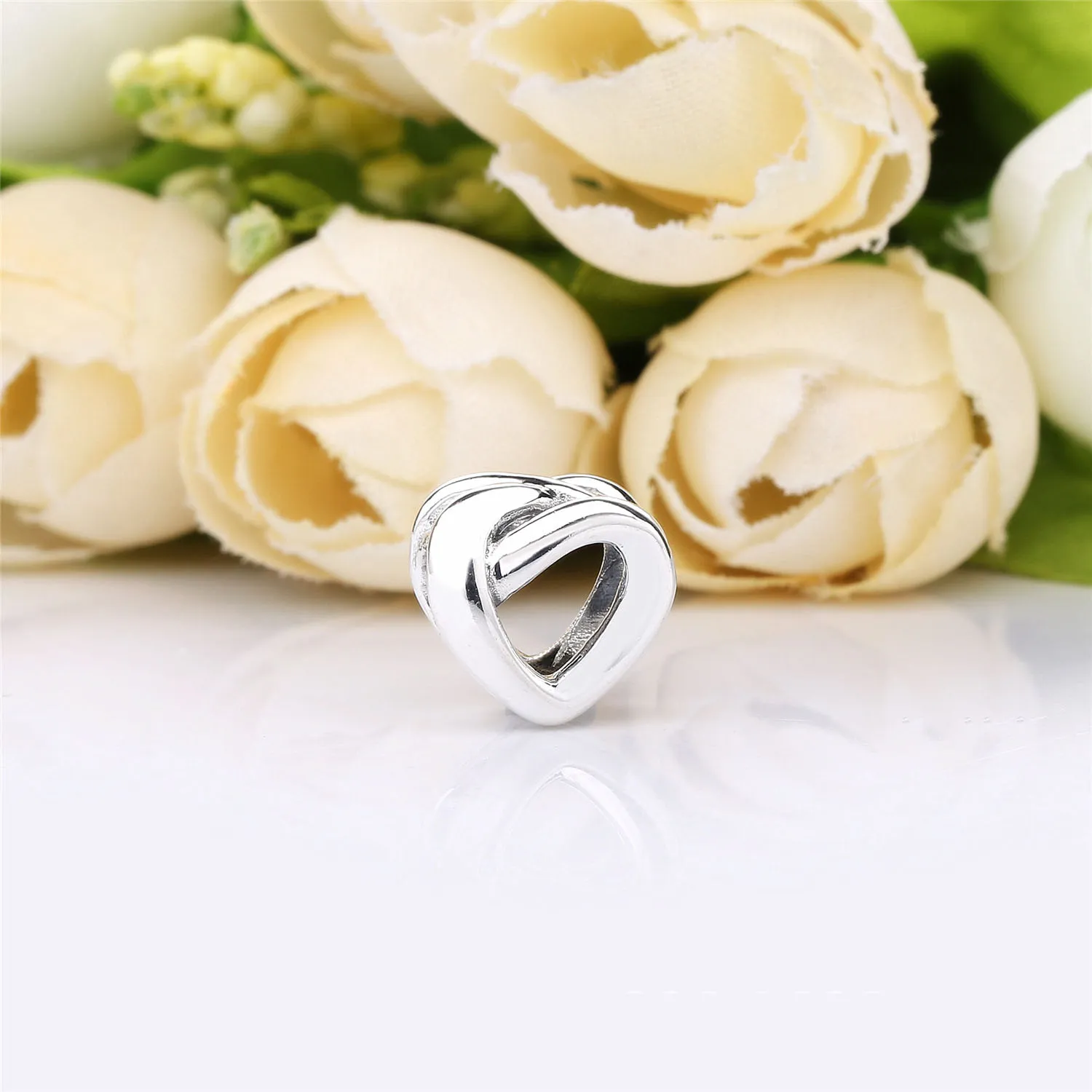 PANDORA Knotted Heart Charm - 798081