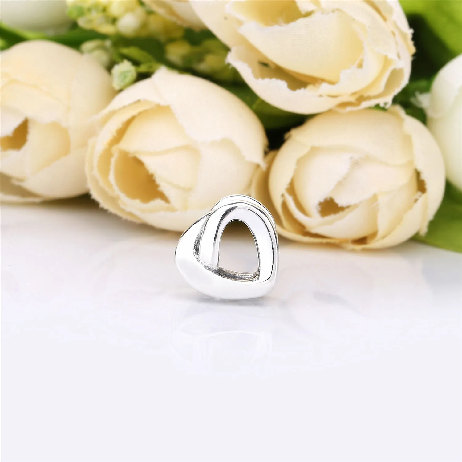 PANDORA Knotted Heart Charm - 798081