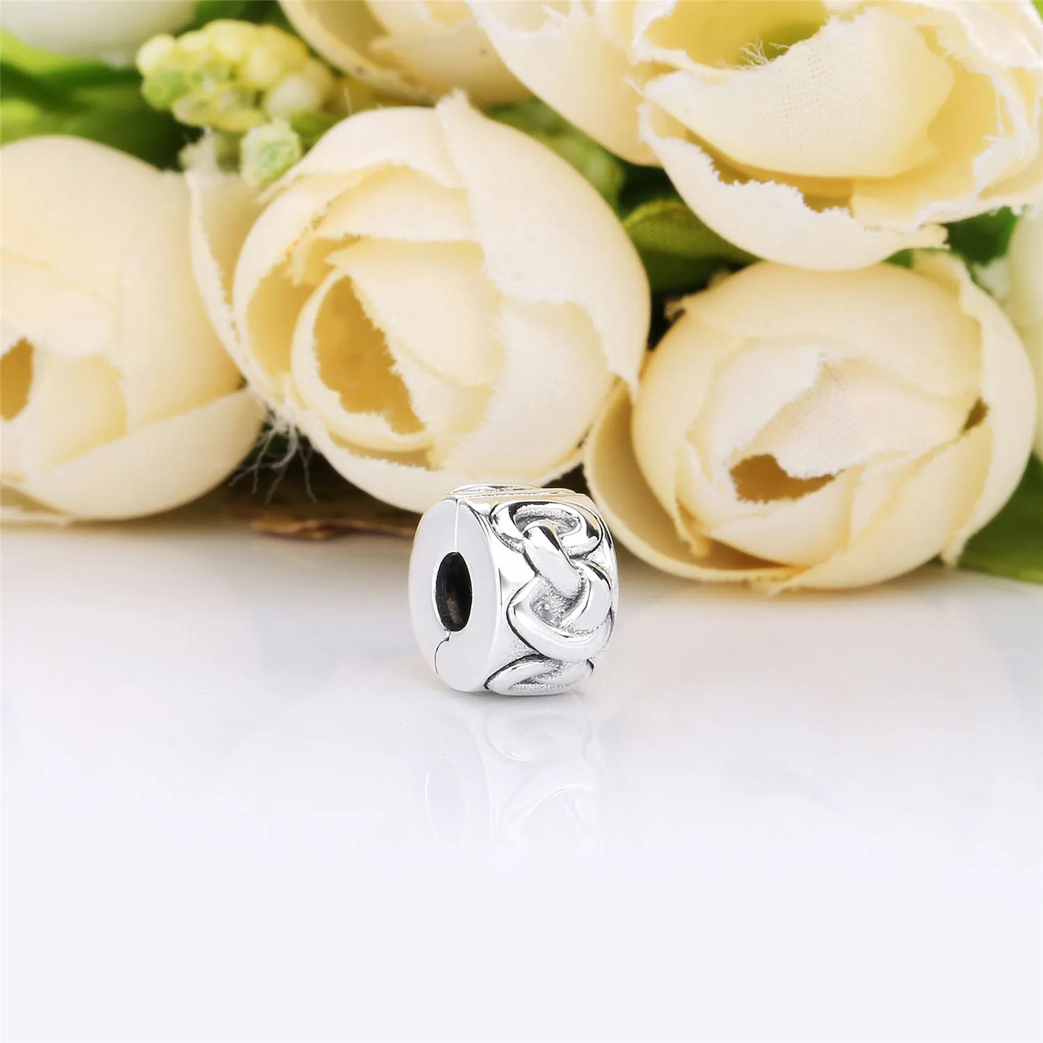 PANDORA Knotted Heart Clip - 798035