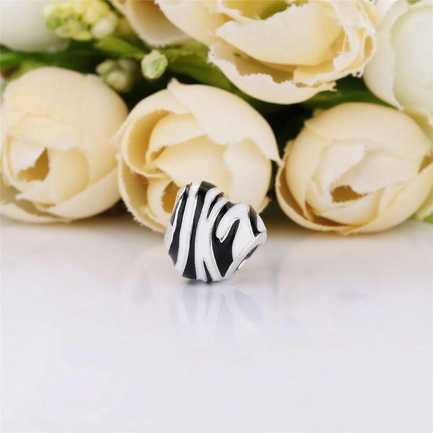 PANDORA Wild Stripes Charm - 798056ENMX