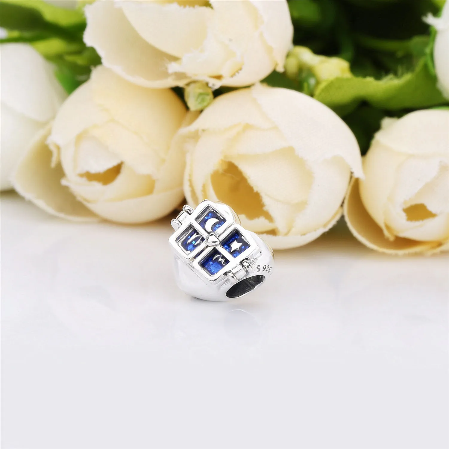 PANDORA Window Heart Charm - 798006EN63