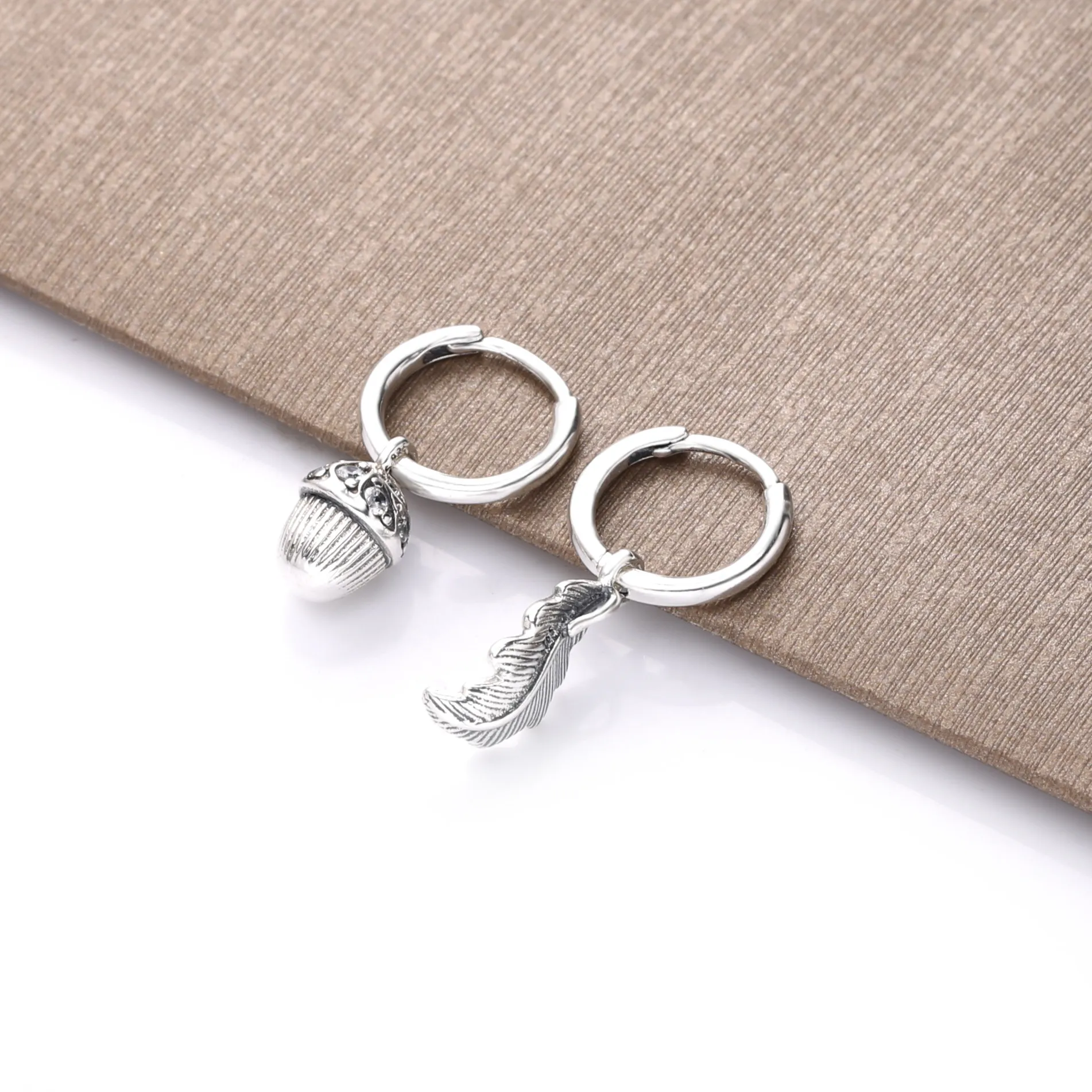 PANDORA Acorn Leaf Hoop Earrings - 298603C01