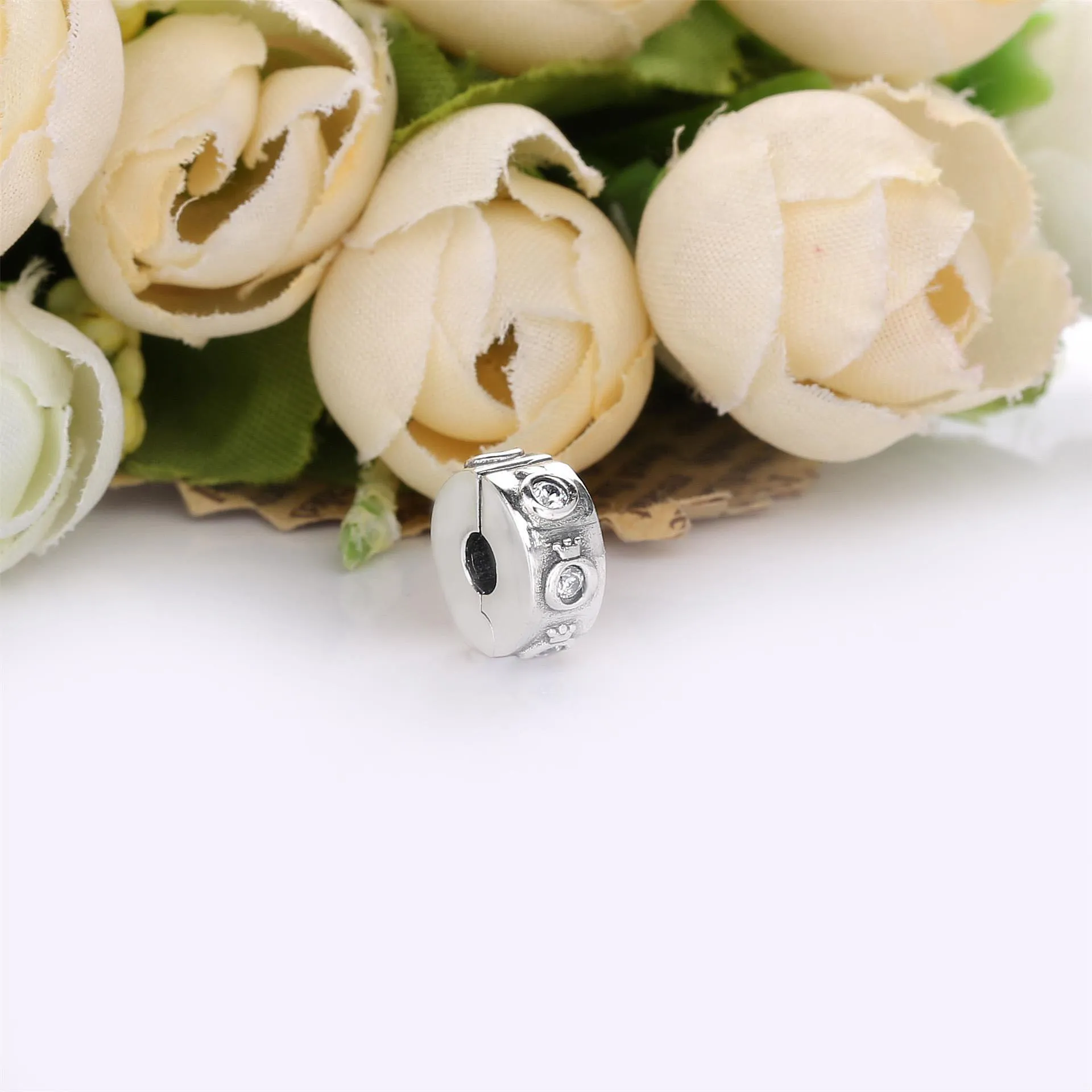 PANDORA Sparkling Crown O Clip Charm - 798326CZ