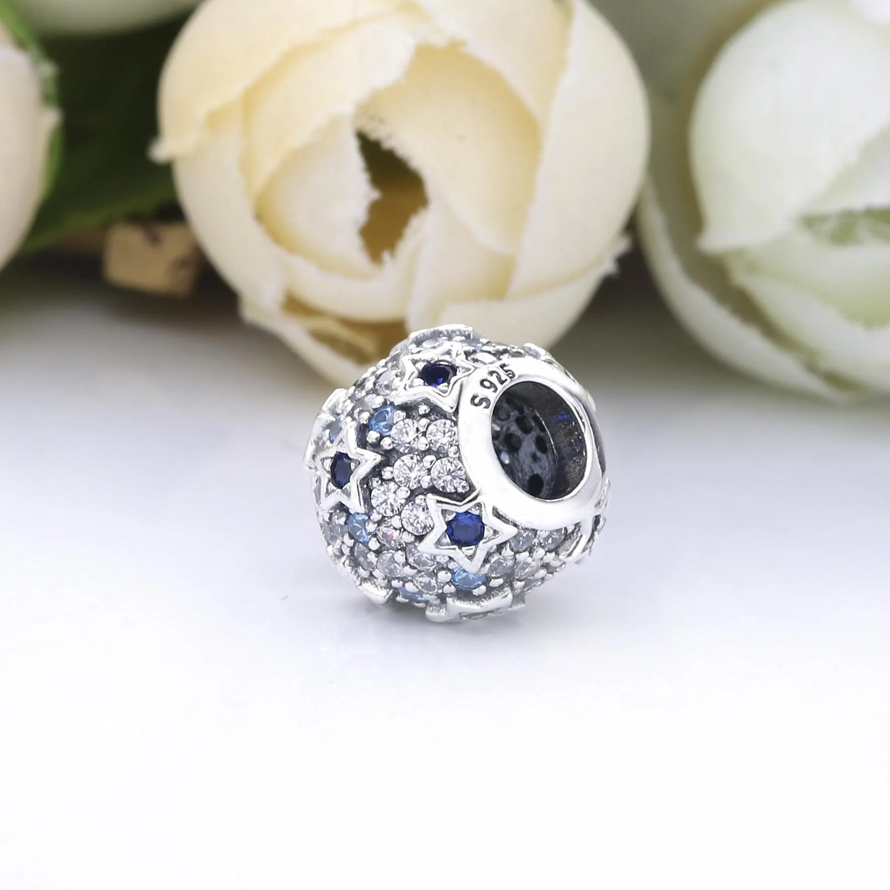 PANDORA Elevated Stars Pavé Charm - 798467C01