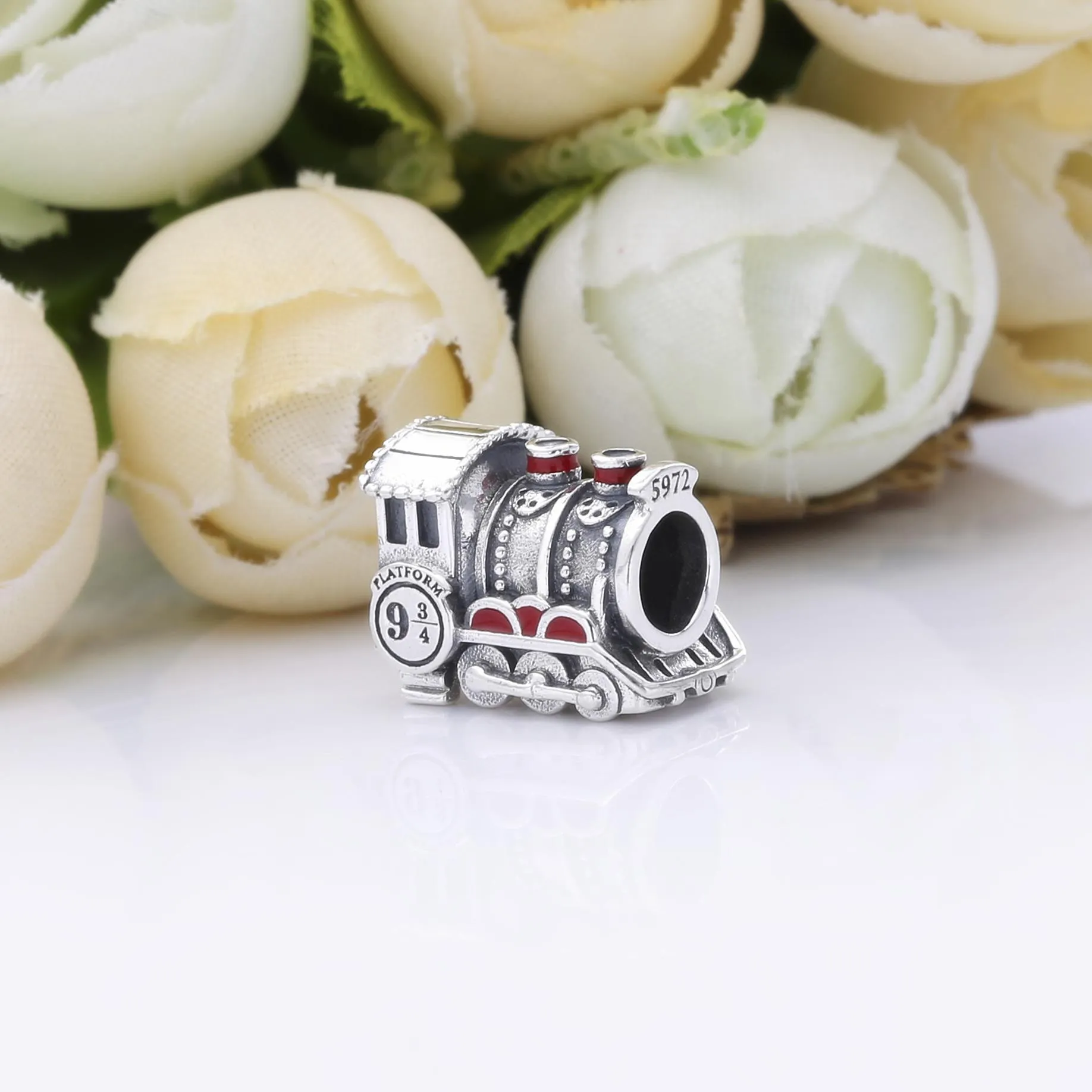 PANDORA Harry Potter, Hogwarts Express Train Charm - 798624C01