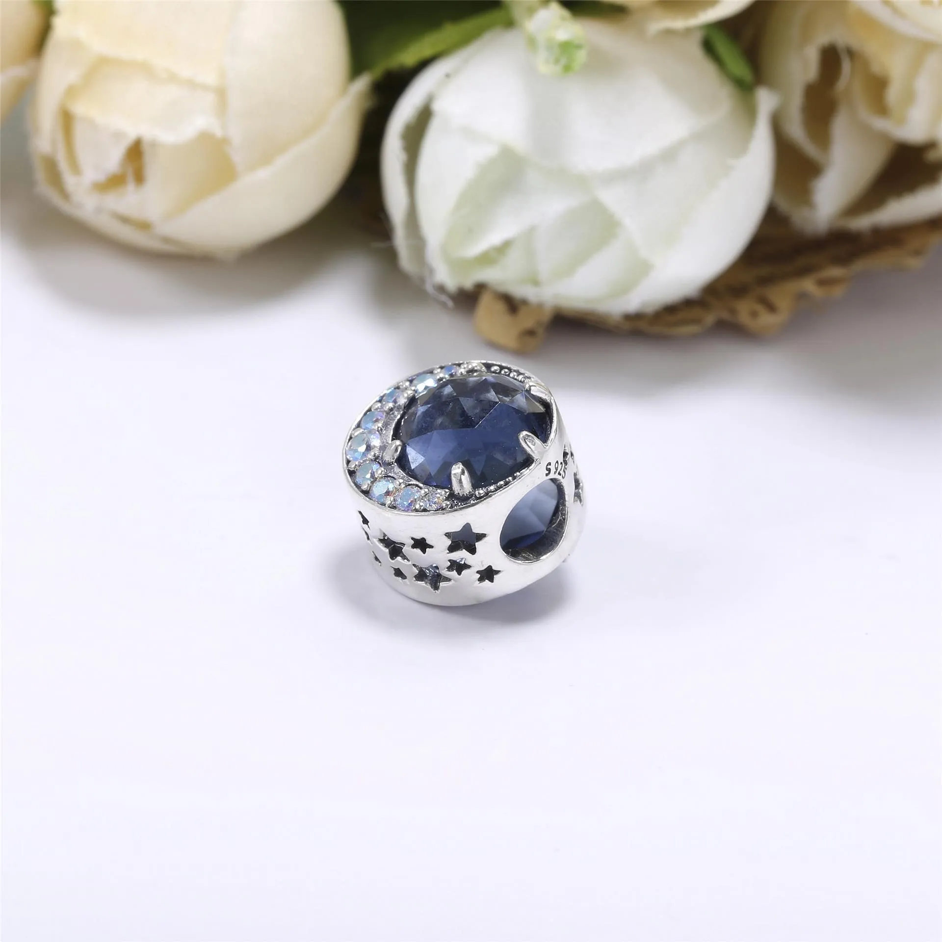 PANDORA Moon and Night Sky Charm - 798524C01