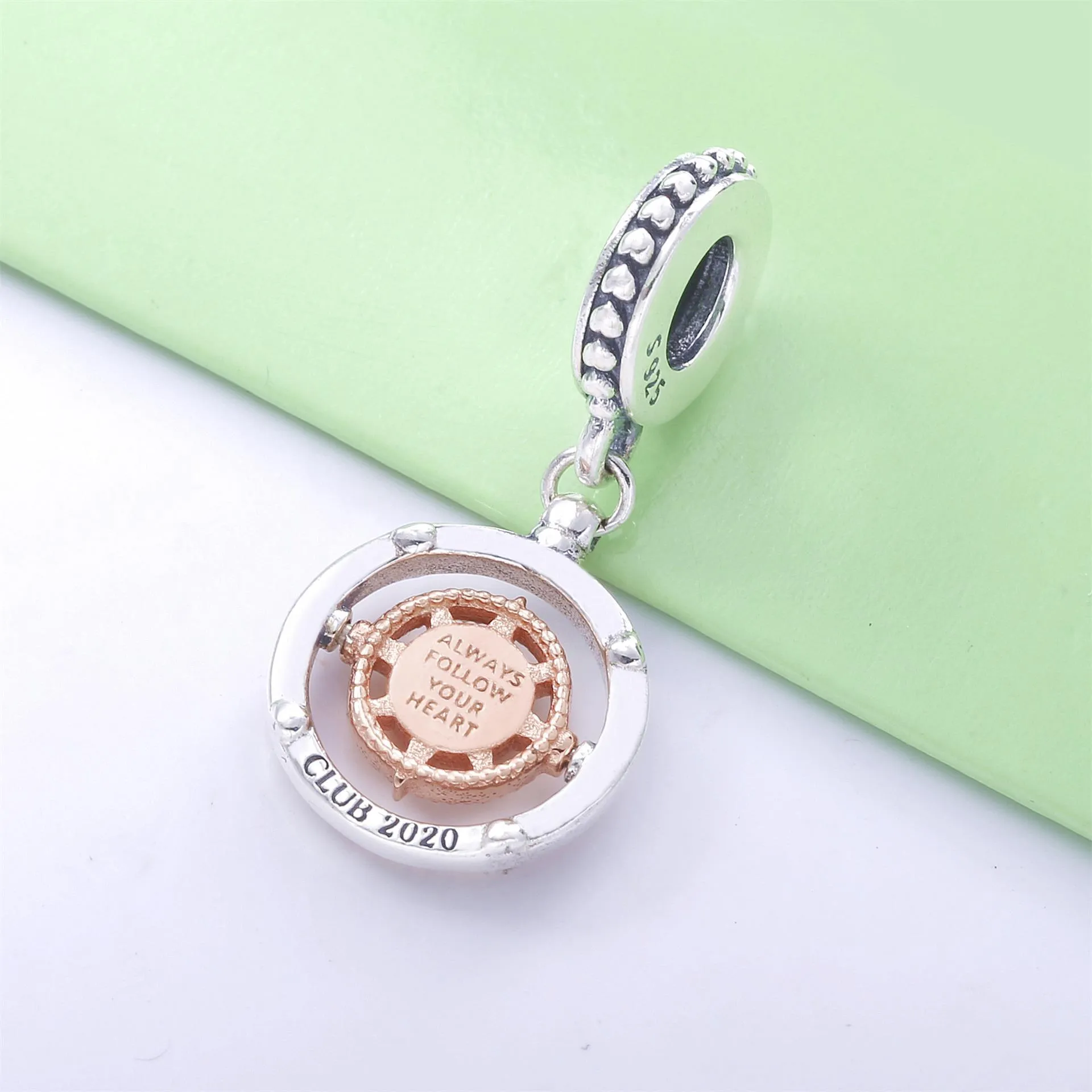 Pandora Club 2020 Compass Dangle Charm - 788590C01