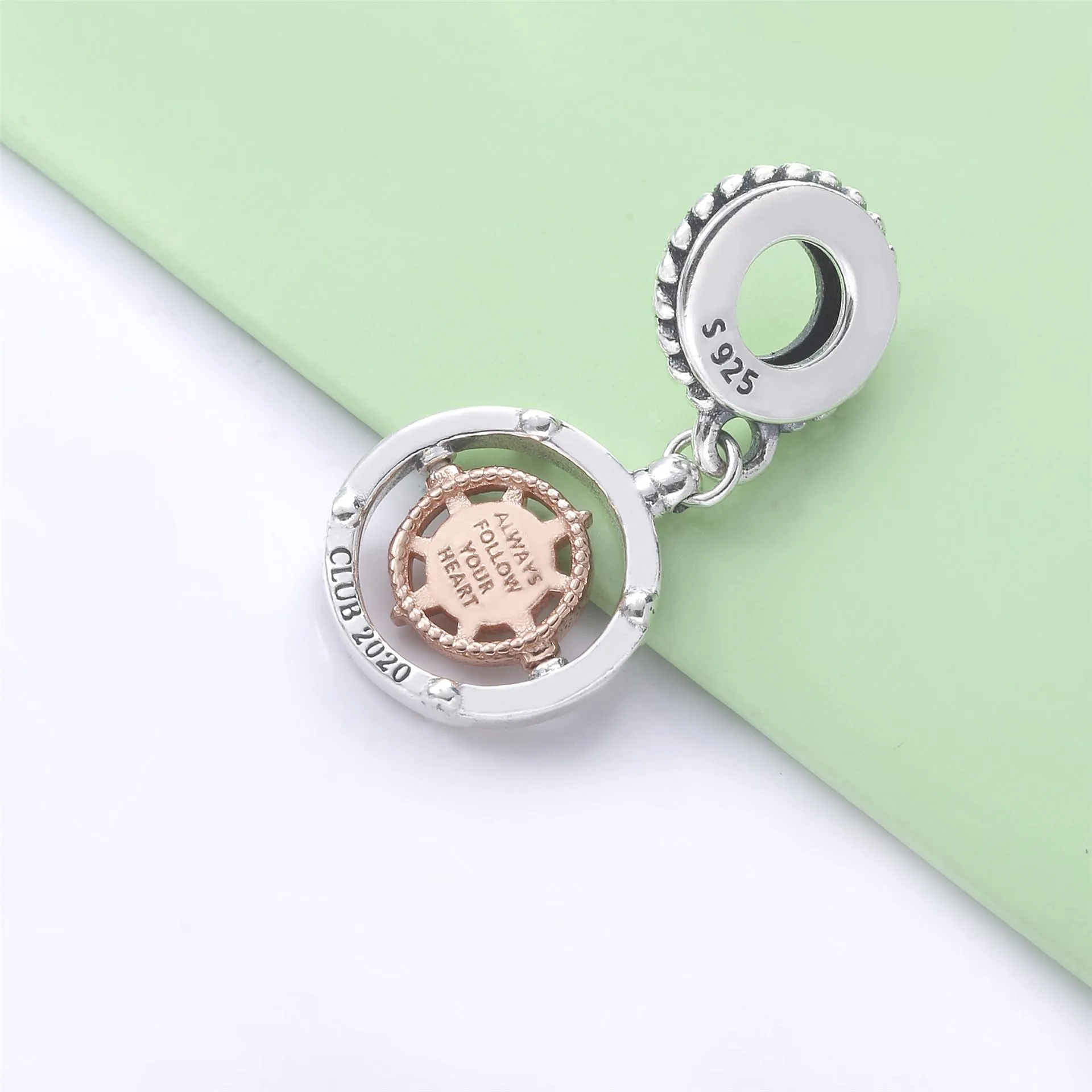 Pandora Club 2020 Compass Dangle Charm - 788590C01