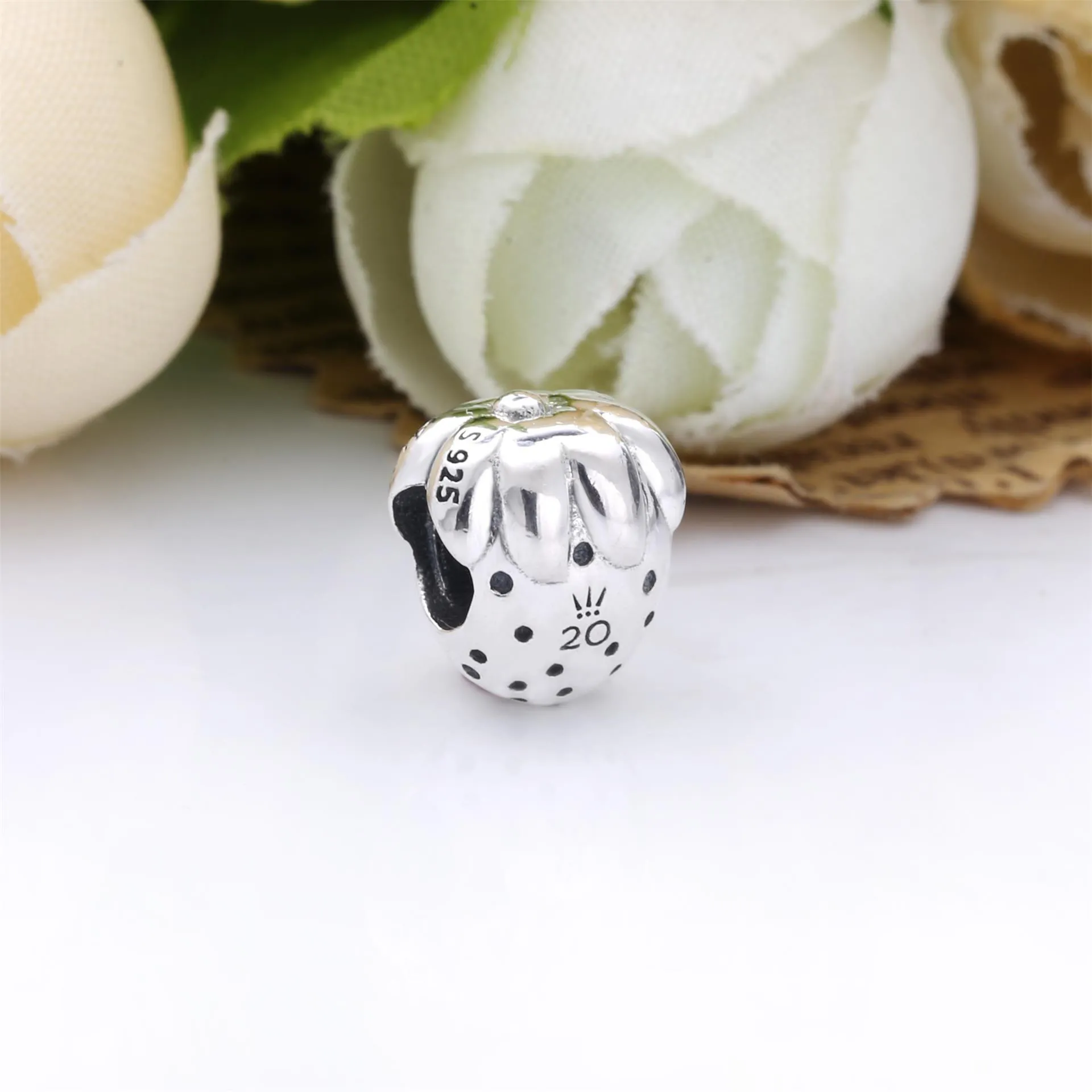 Pandora 2020 Limited Edition Strawberry Charm - 798952C00