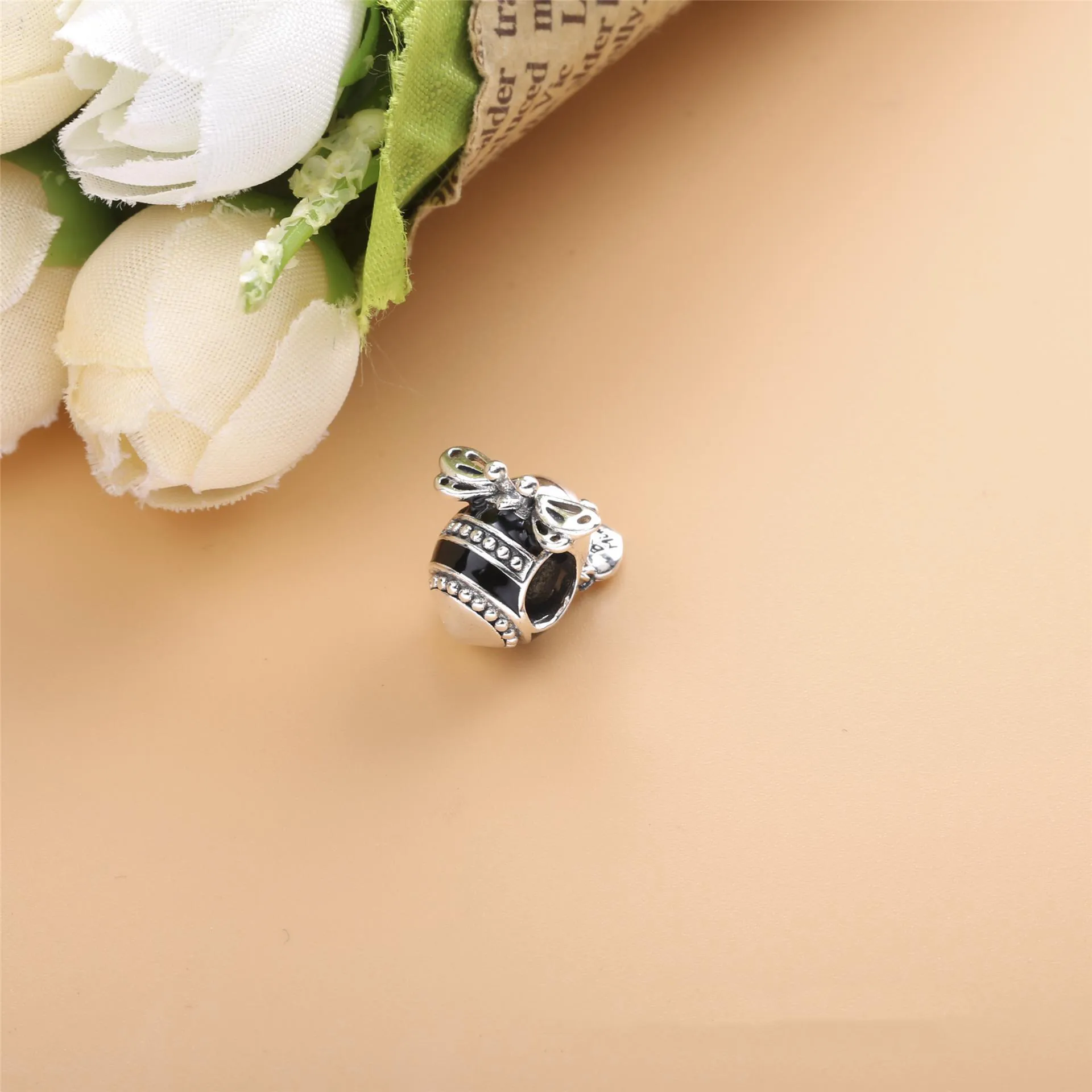 PANDORA Bee Mine Charm - 798789C01