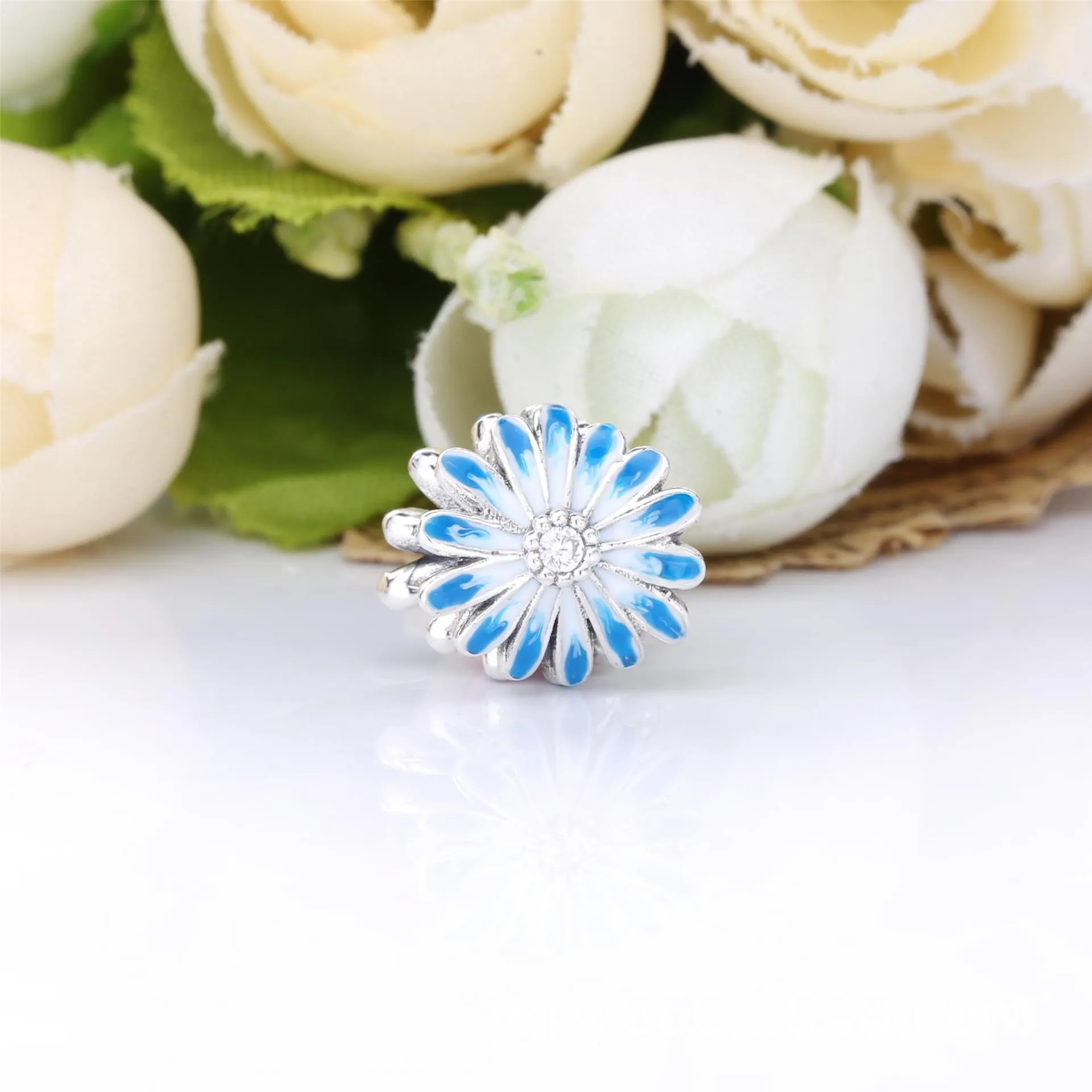 PANDORA Blue Daisy Flower Charm - 798775C01