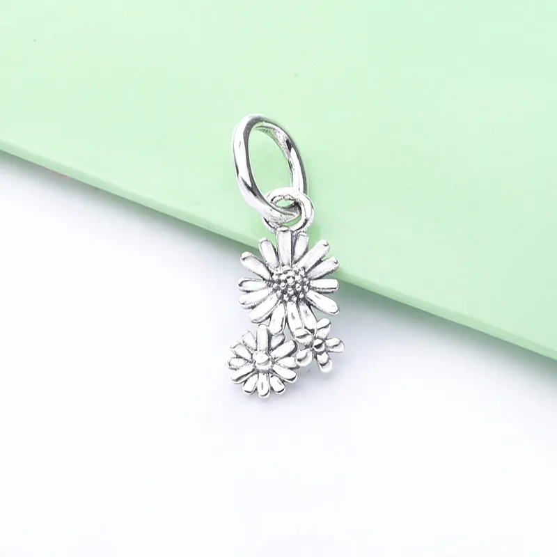 PANDORA Daisy Flower Bouquet Dangle Charm - 798819C00