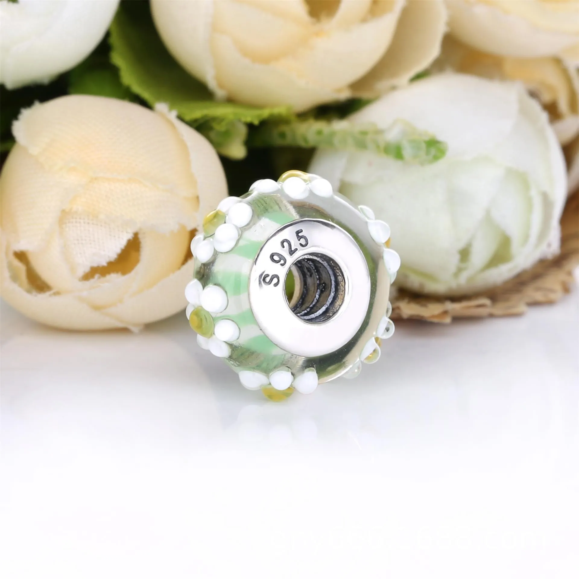 Pandora Daisy Glass Murano Charm - 798798C00