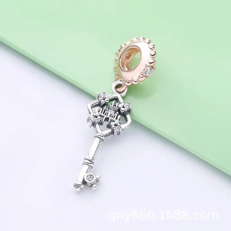 Pandora Disney Parks Key Charm - 788226CZ