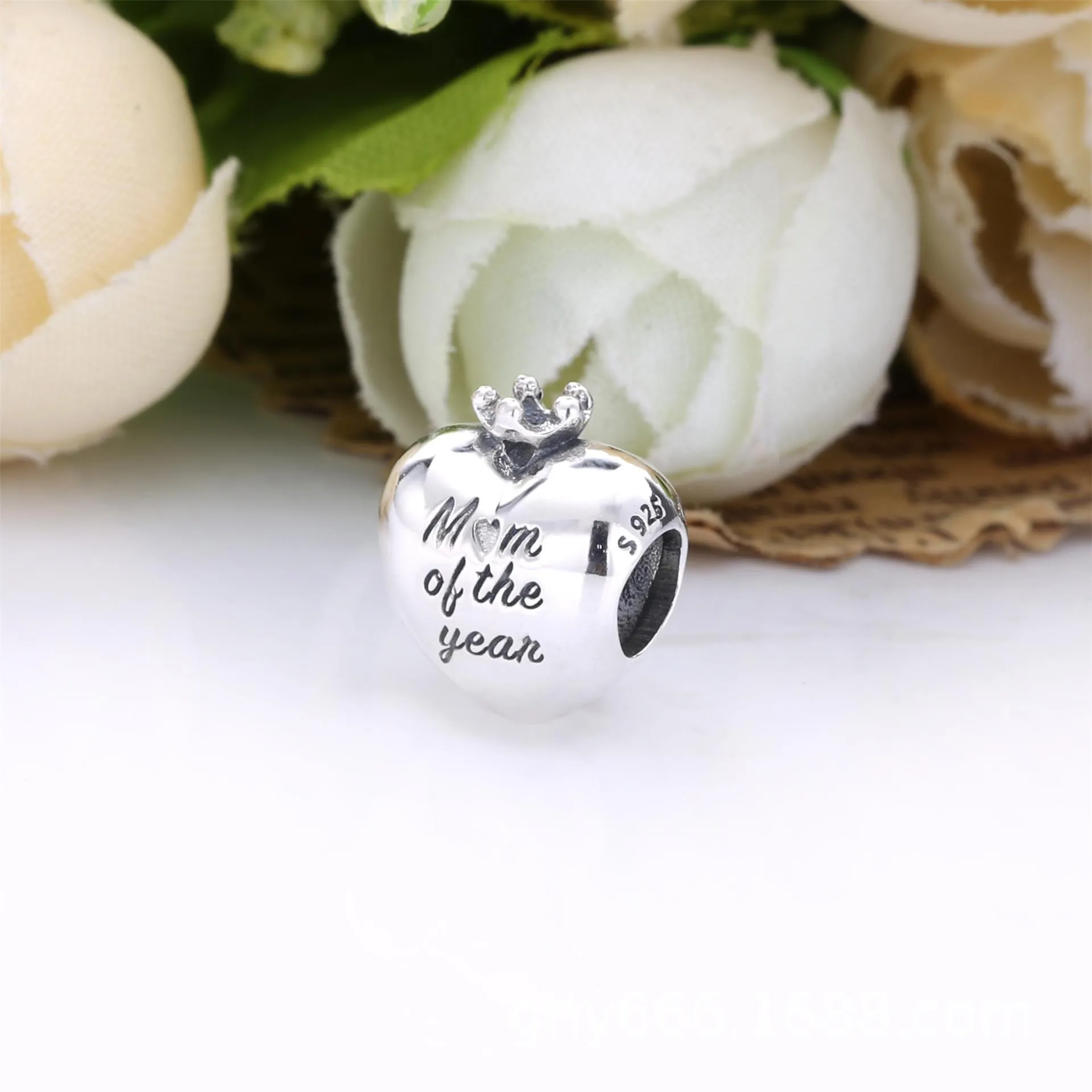 PANDORA Mom of The Year Heart Charm - 798823C00