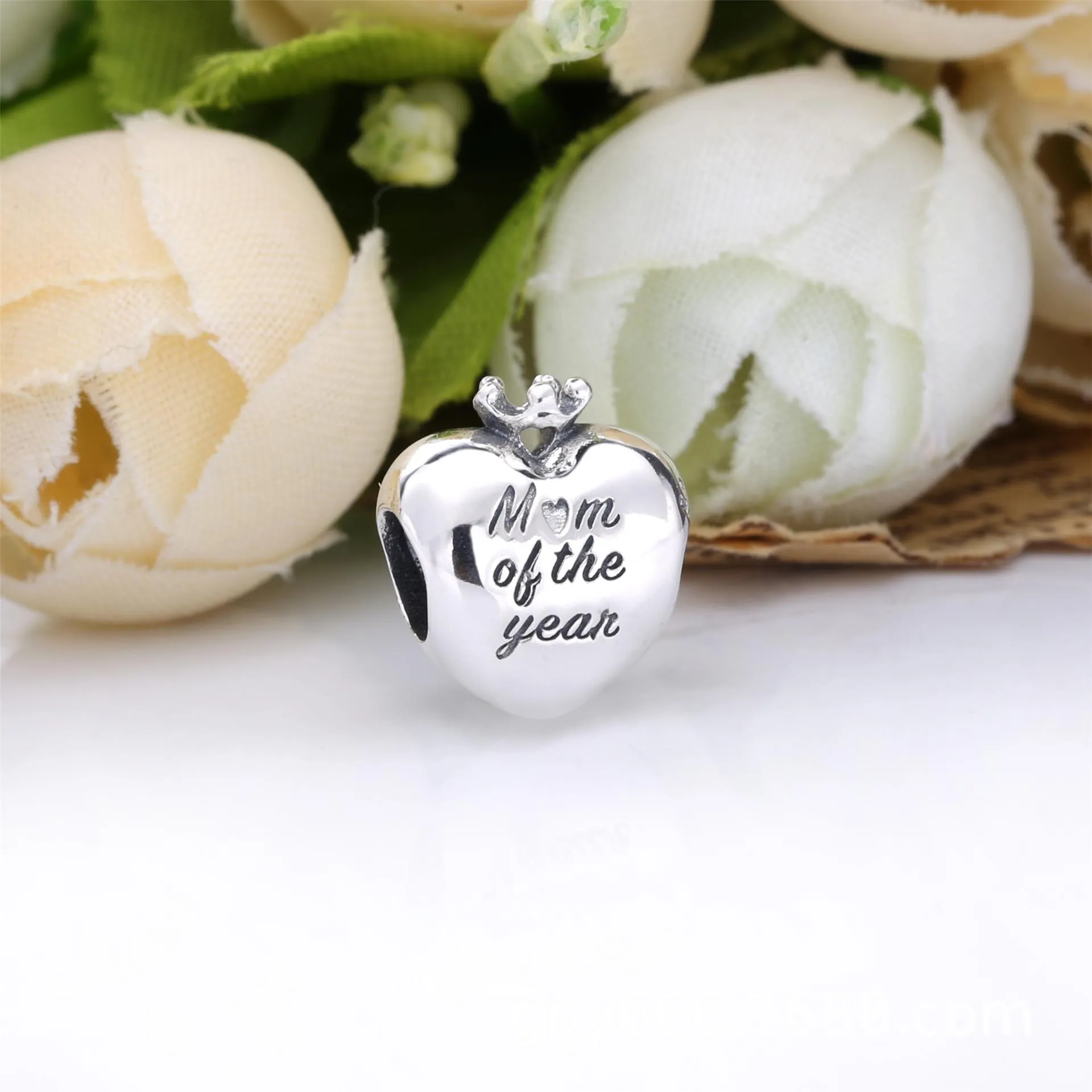 PANDORA Mom of The Year Heart Charm - 798823C00