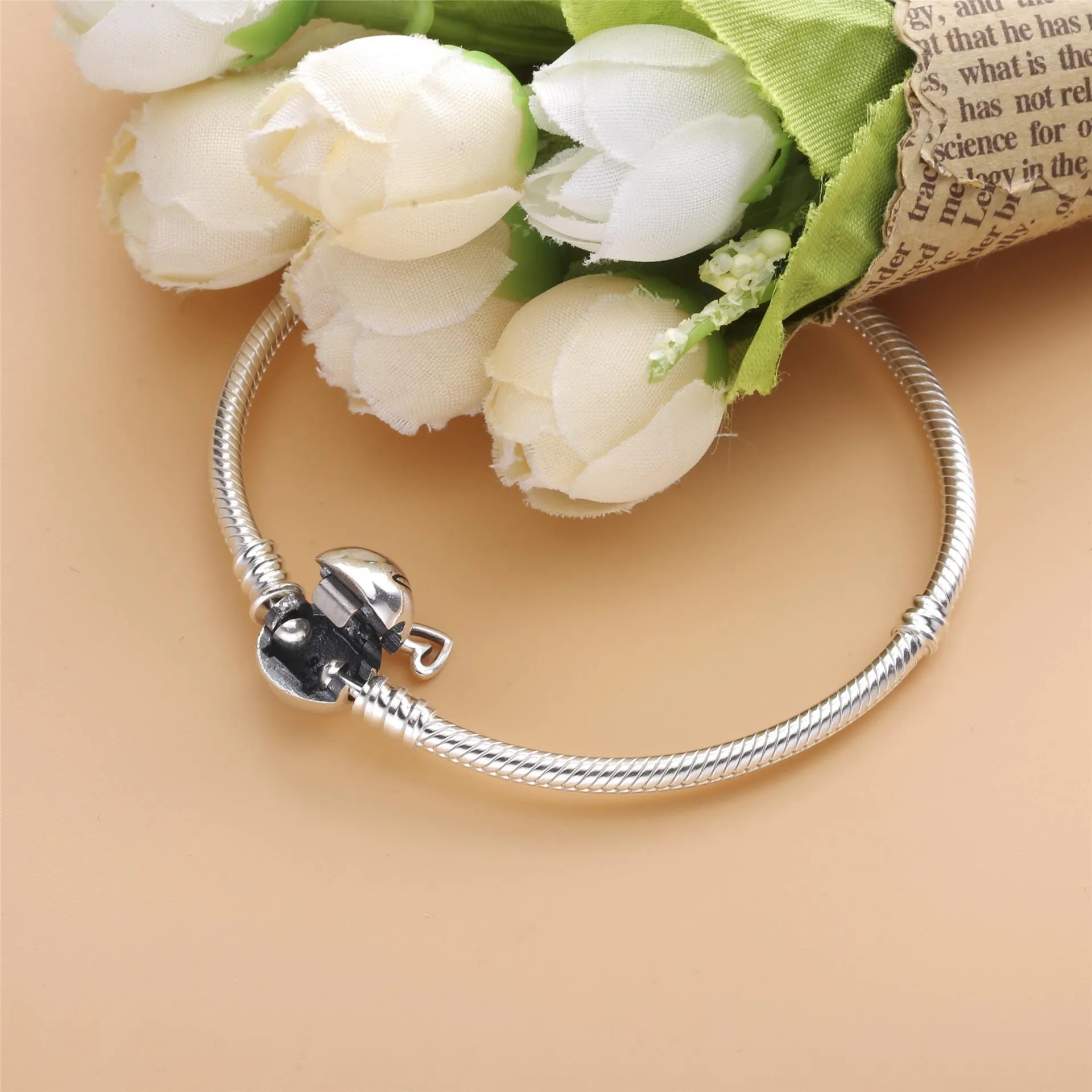 Pandora Moments Infinity Heart Clasp Bangle - 598891C00