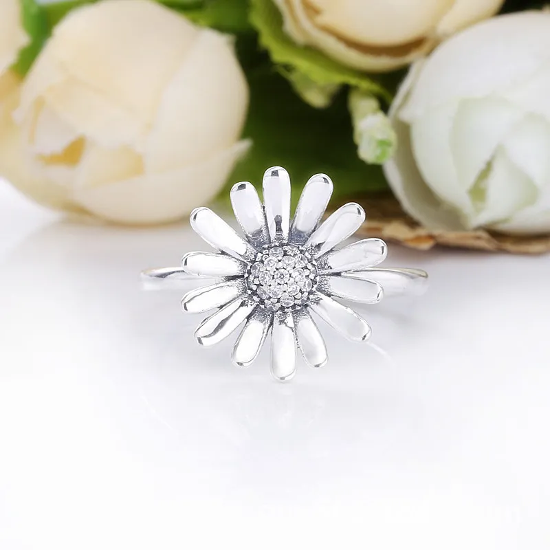 PANDORA Pavé Daisy Flower Statement Ring - 198817C01