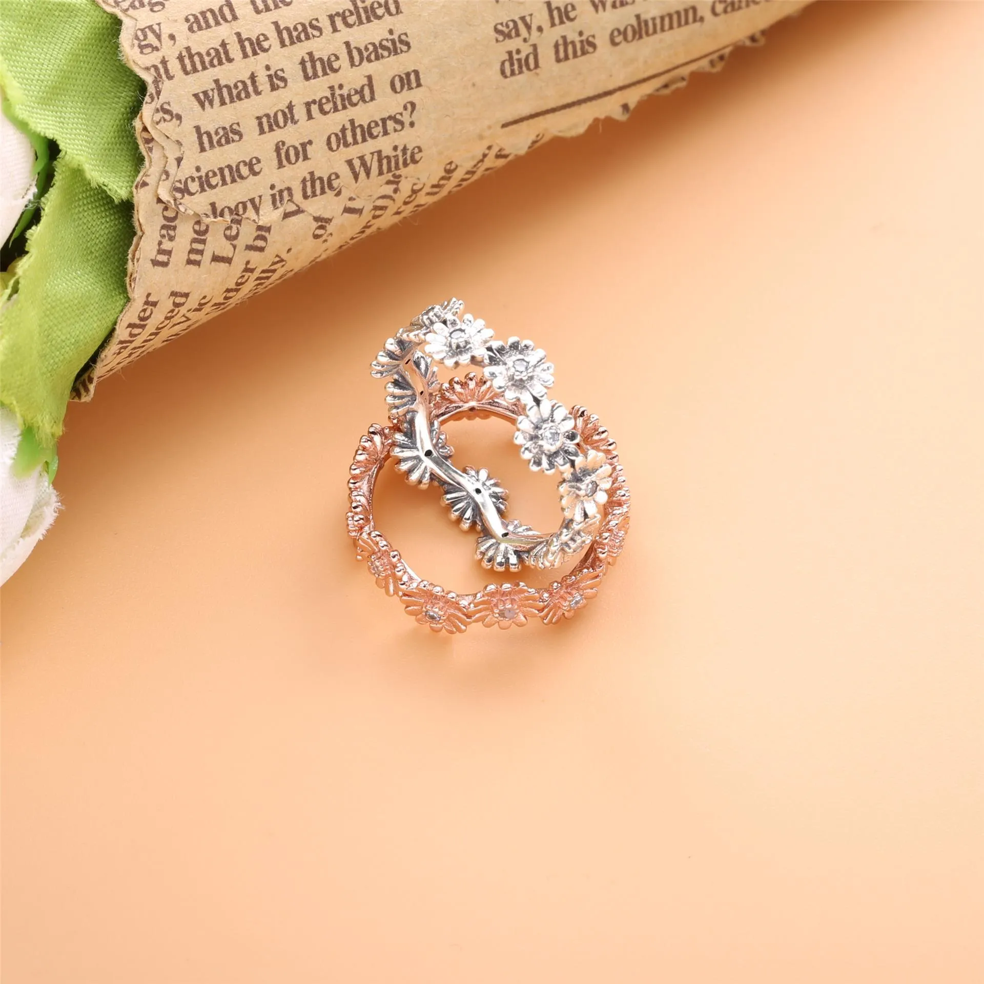 PANDORA Sparkling Daisy Flower Crown Ring - 188799C01