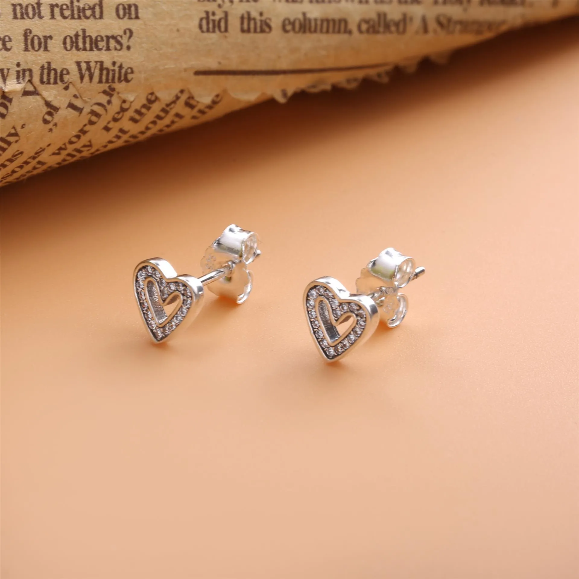 PANDORA Sparkling Freehand Heart Stud Earrings - 298685C01