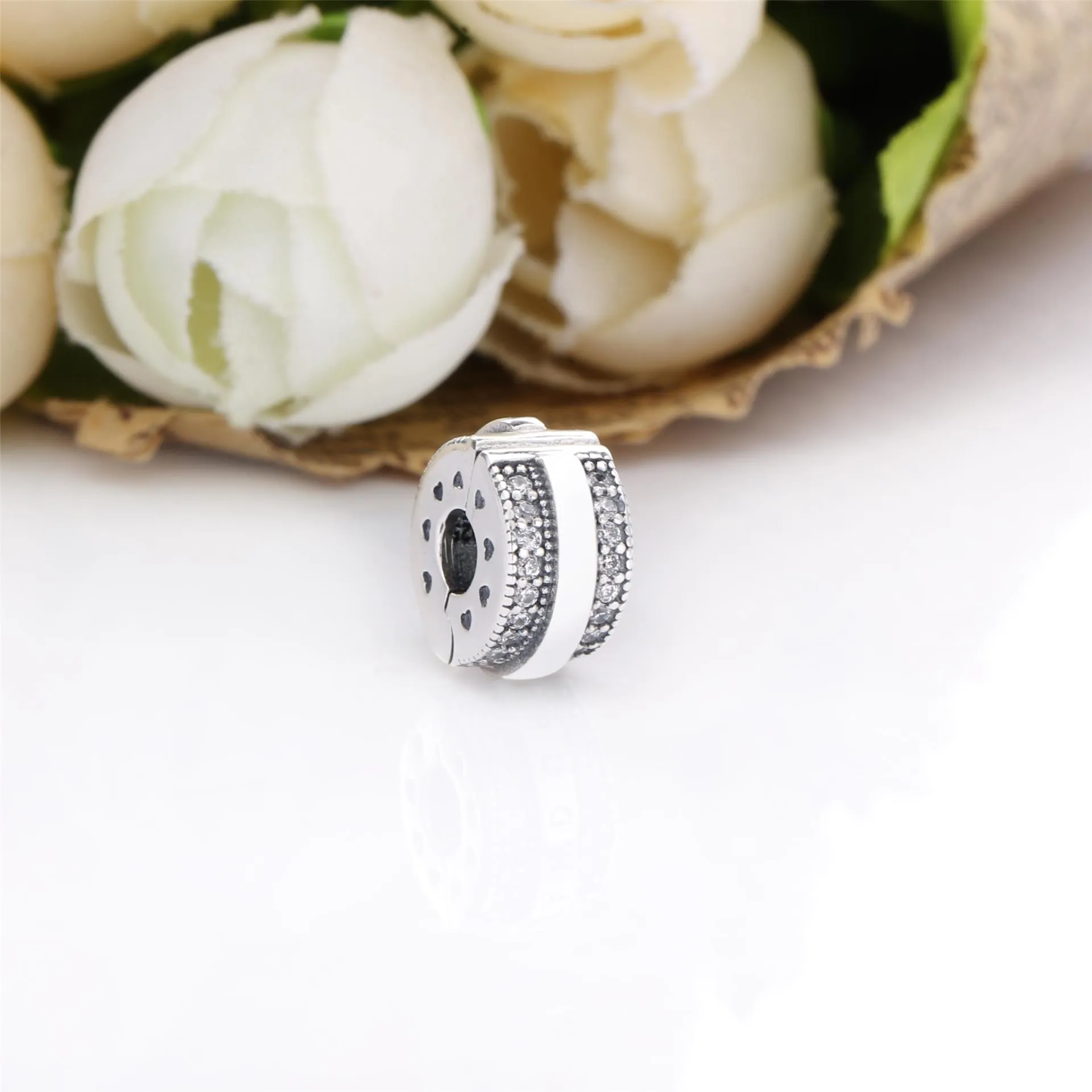 PANDORA Sparkling Pavé Lines & Logo Clip Charm - 799042C01