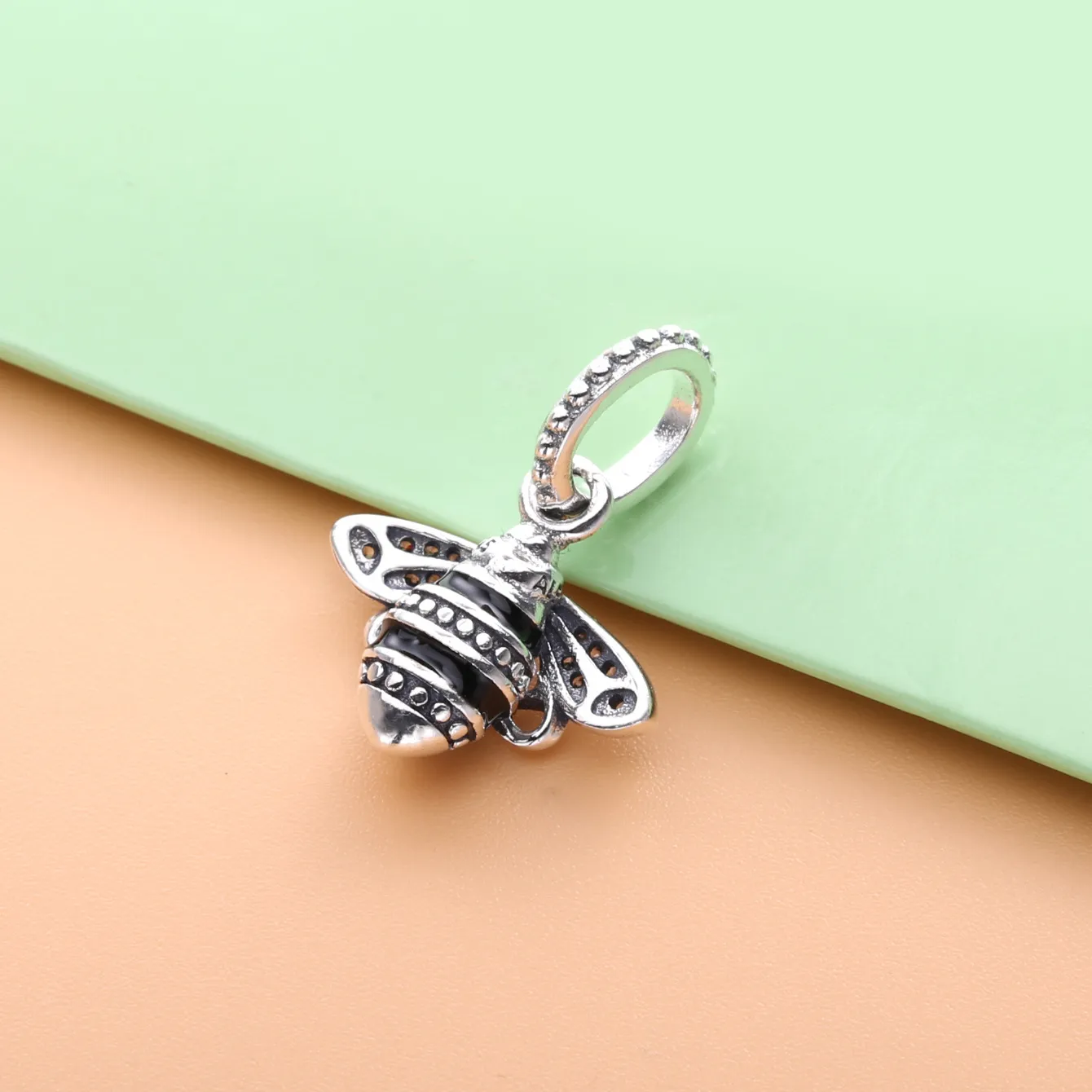 PANDORA Sparkling Queen Bee Pendant - 398840C01