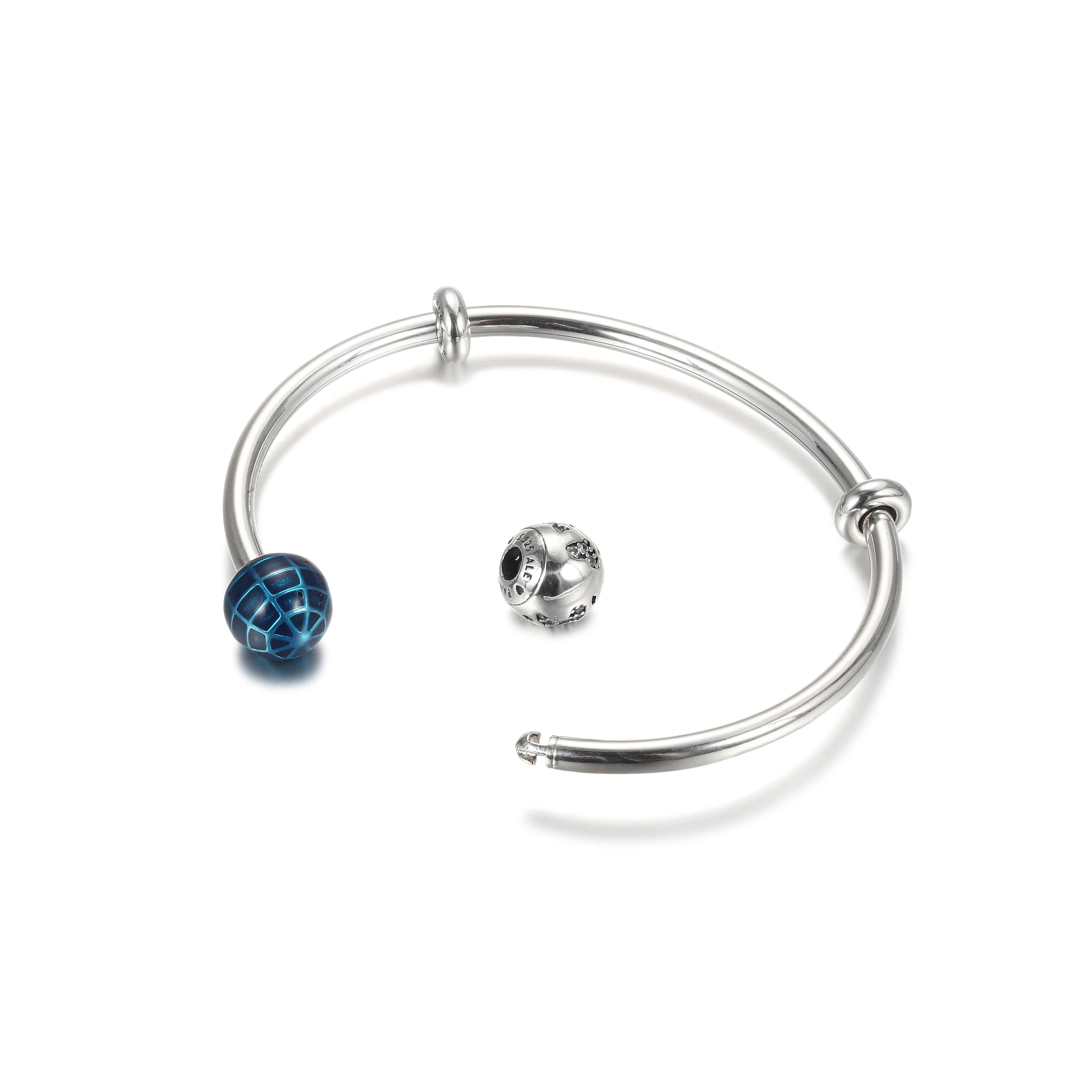 Pandora blue planet and globe open bangle - 599223C01