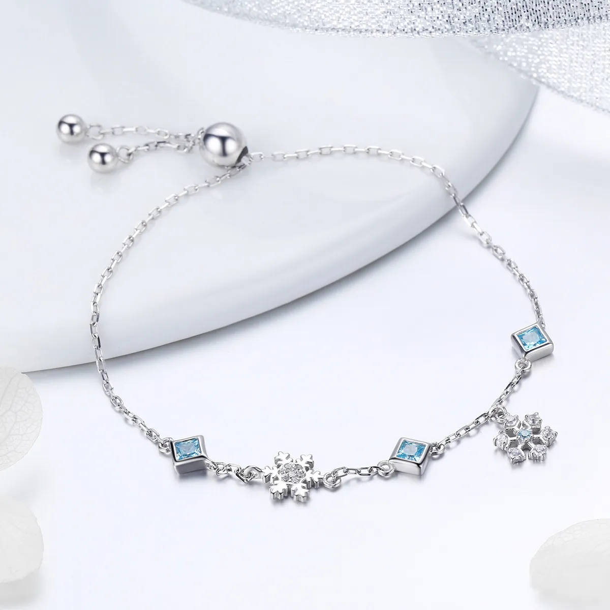 Pandora Style Silver Dancing Snowflake bracelet - BSB001