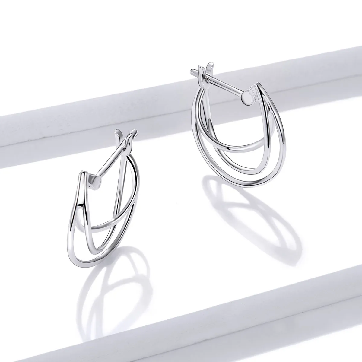 Pandora Style Silver Intertwined Lines Hoop Earrings - BSE443