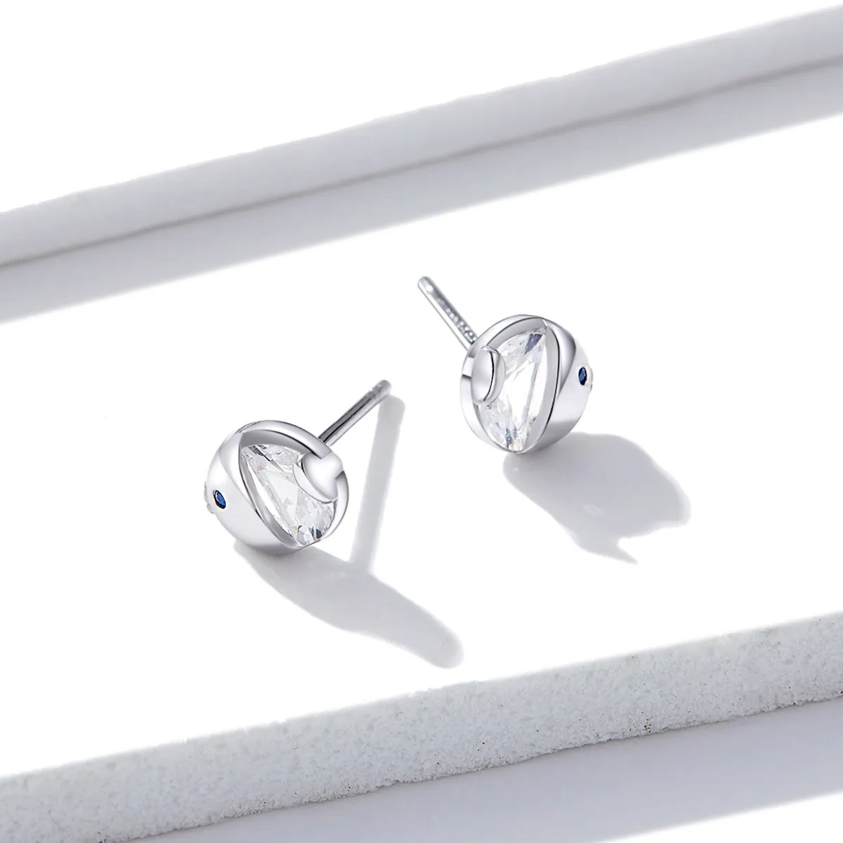 Pandora Style Silver Kissing Fish Stud Earrings - BSE204