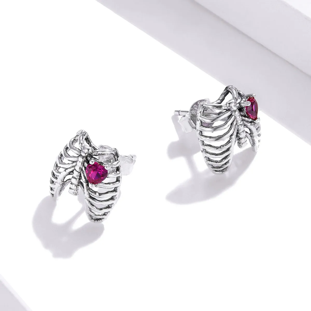 Pandora Style Silver Ribs Stud Earrings - SCE970